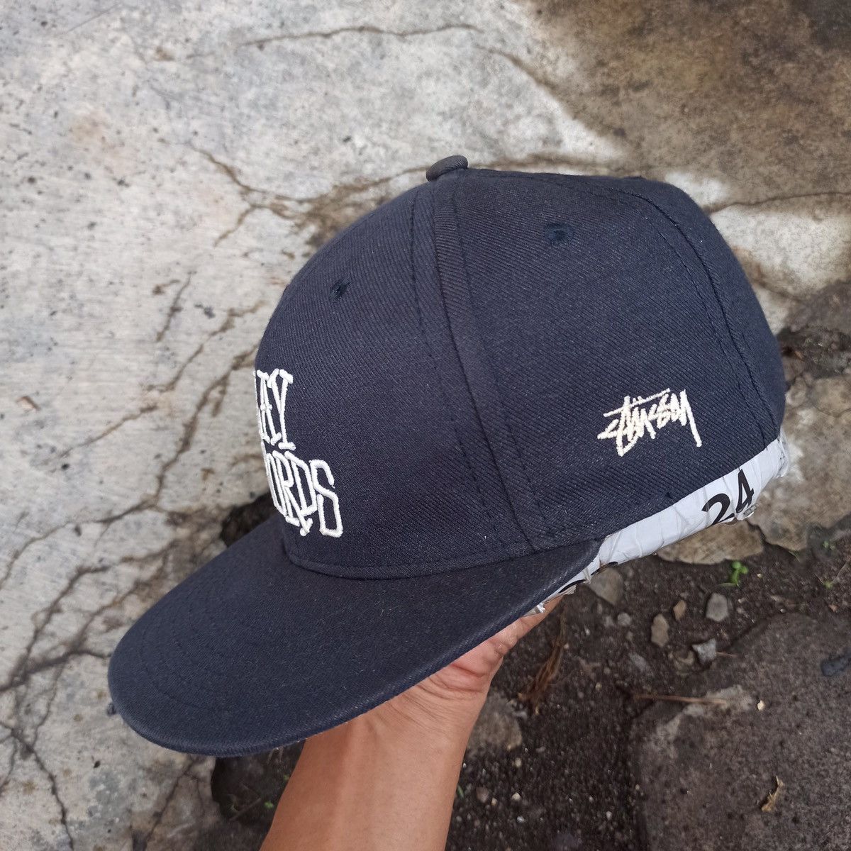 Quintin Co. × Stussy 🔥🔥 Rare. Stussy x Quintin Co. “Play record” Snapback Size ONE SIZE - 5 Thumbnail