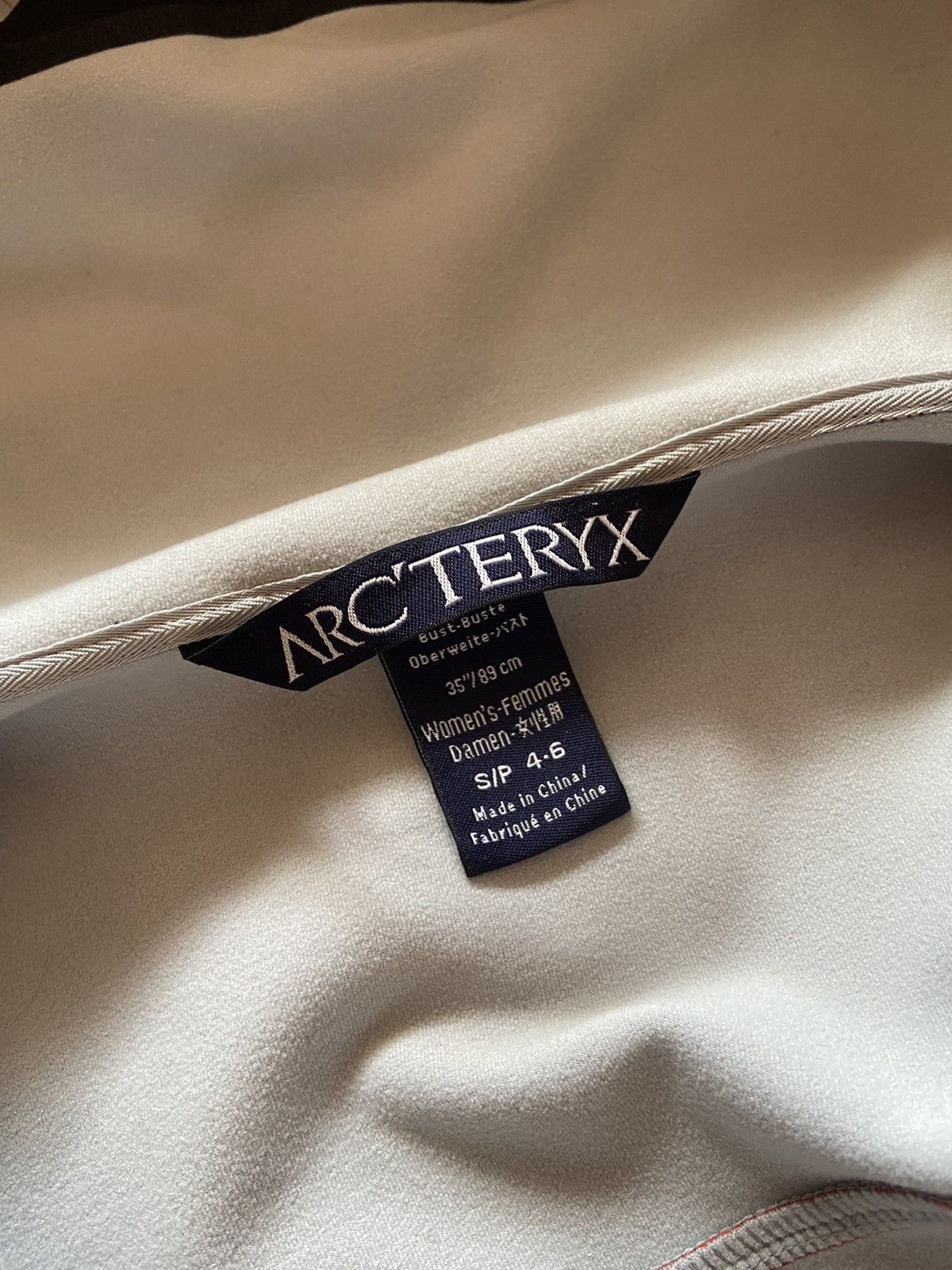 Arc'teryx Vintage Arcteryx Wonen’s Softshell Jacket Windstorm Size S / US 4 / IT 40 - 8 Thumbnail