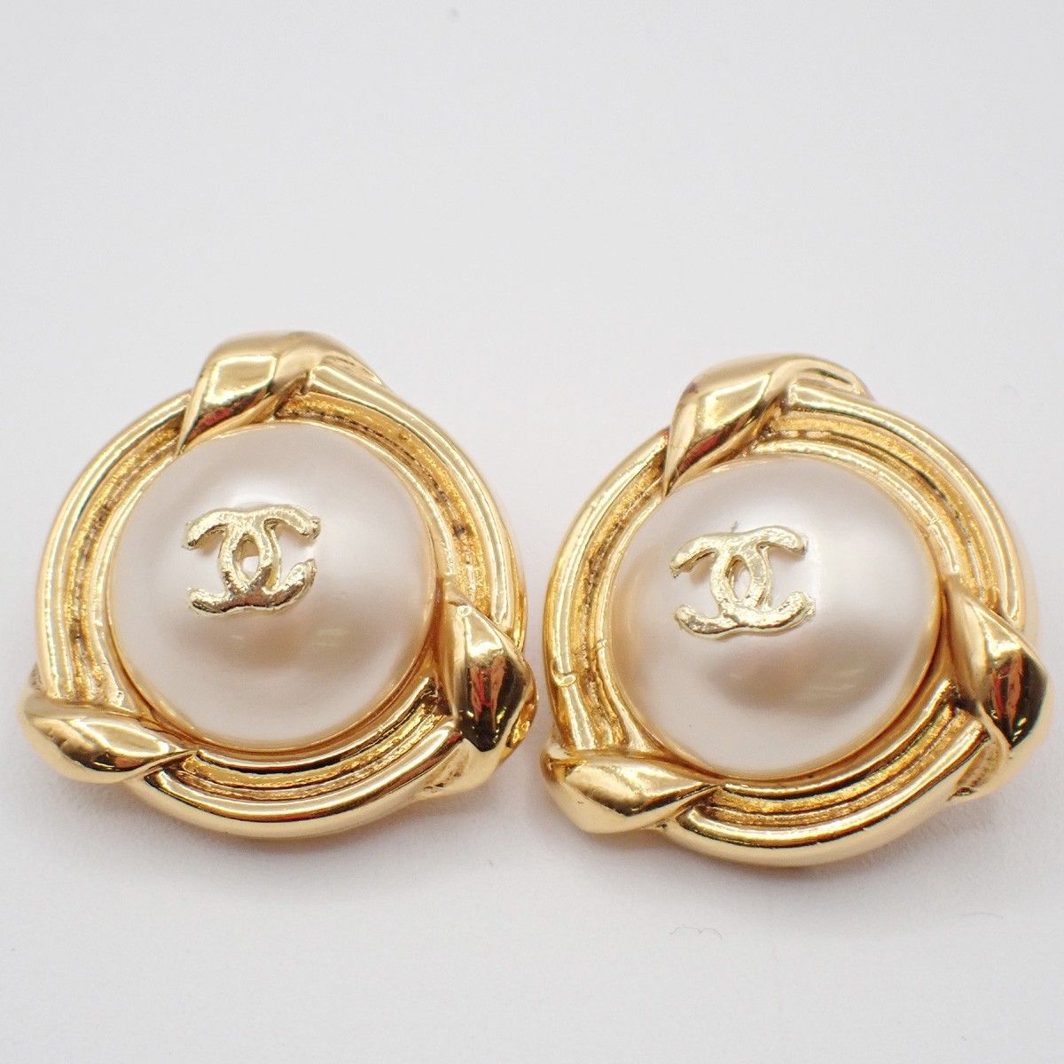 Chanel Chanel CC Round Earrings Metal Size ONE SIZE - 1 Thumbnail