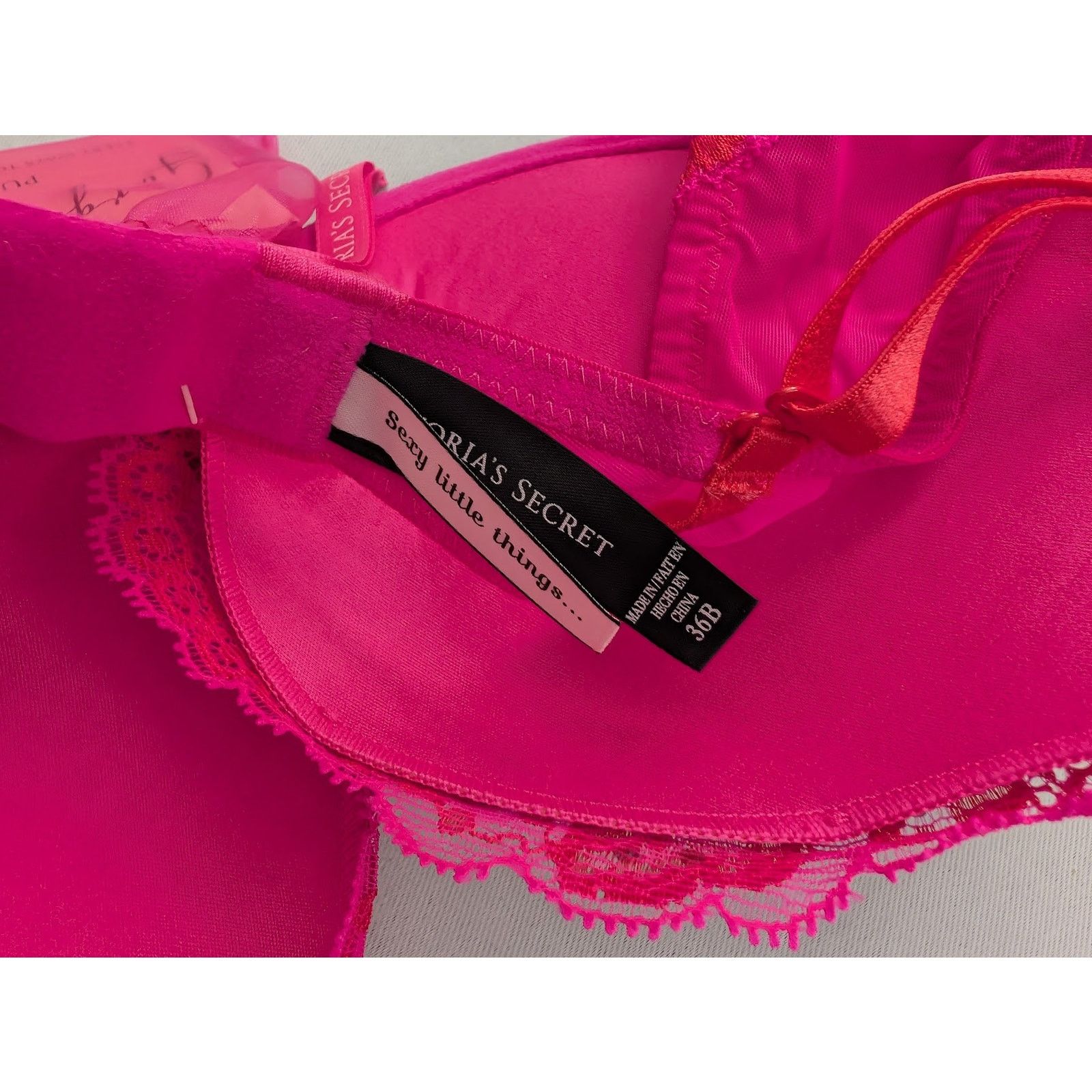 Victoria's Secret NWT Victoria’s Secret Gorgeous Bra 34C Push-Up Lace Vintage Size XXS / US 00 / IT 34 - 5 Thumbnail