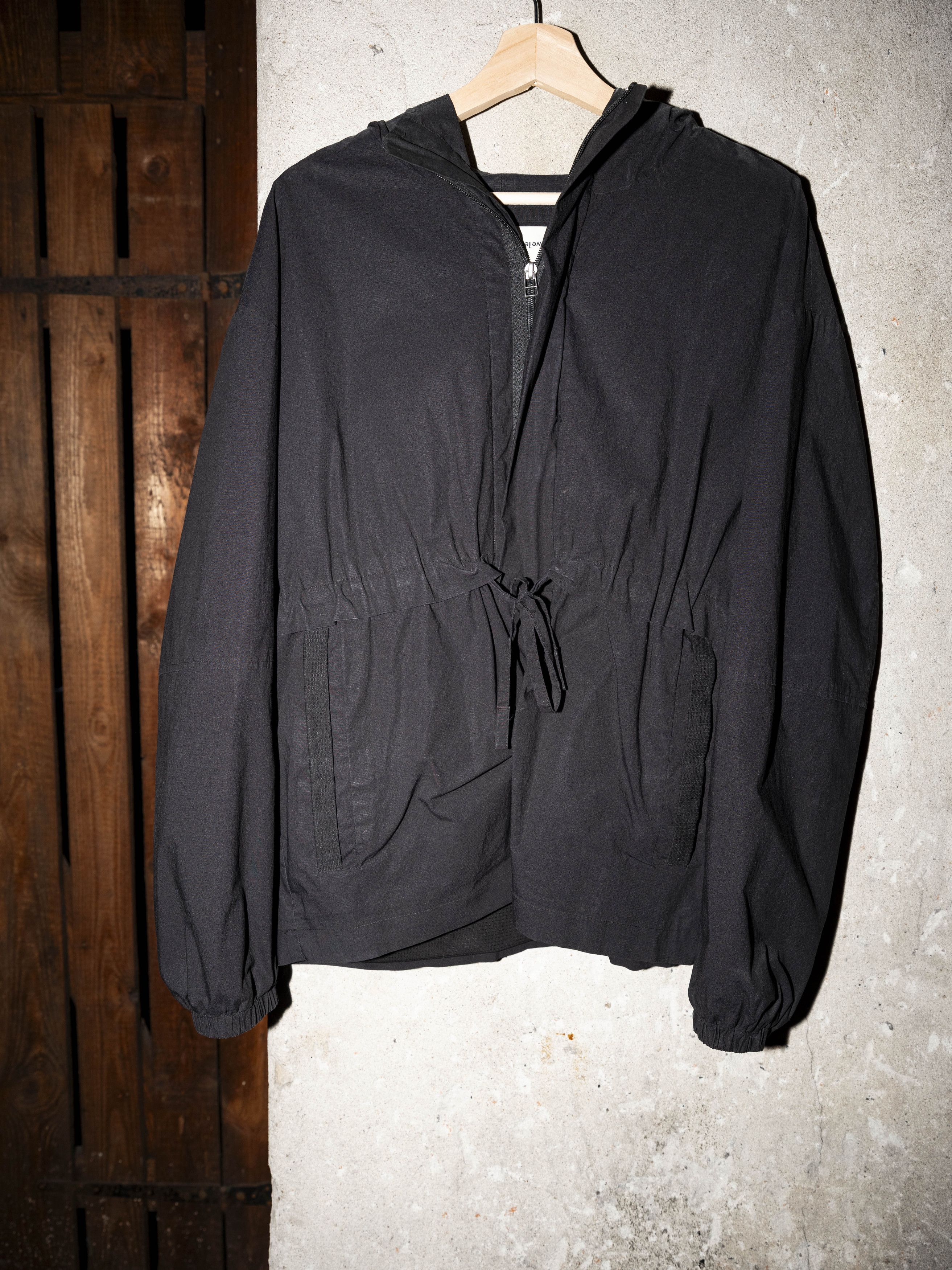Holzweiler Holzweiler Windbreaker Black Cape cool Oversized look Size US M / EU 48-50 / 2 - 1 Thumbnail