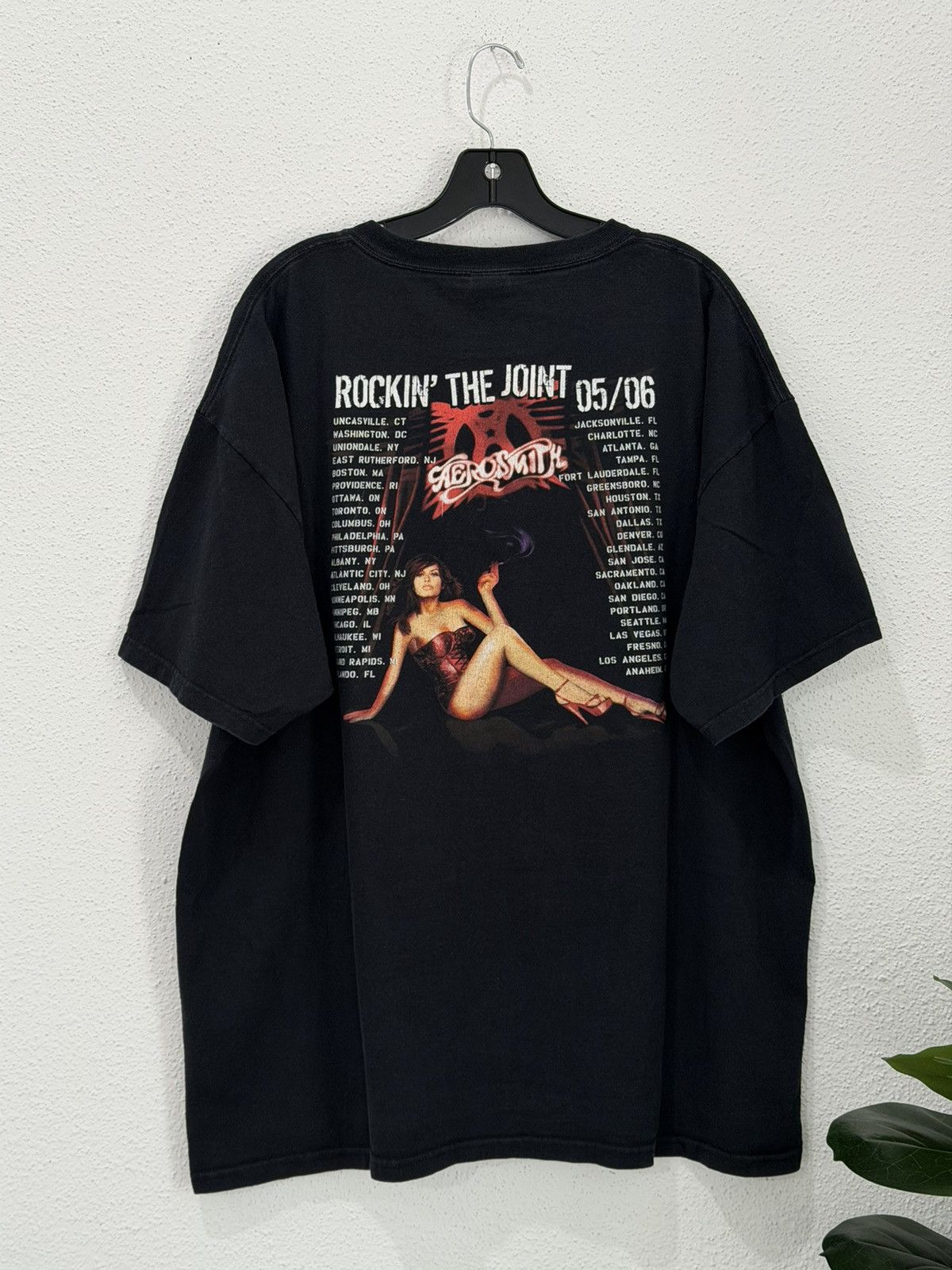 Band Tees Vintage 05/06 Aerosmith Rocking The Joint Tour TShirt XXL Size US XXL / EU 58 / 5 - 3 Thumbnail
