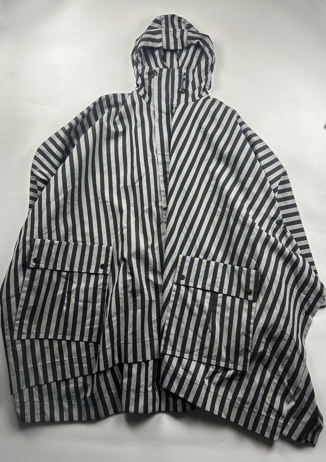 Burberry Burberry poncho jacket Size US M / EU 48-50 / 2 - 1 Thumbnail