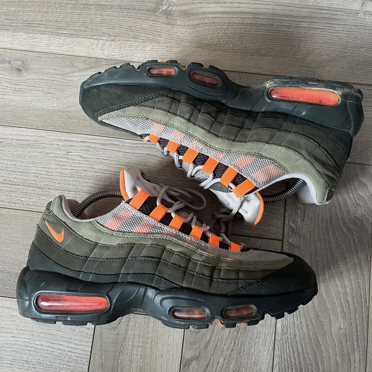 Nike Nike Air Max 95 Neutral Olive / Total Orange Sneakers Size US 10 / EU 43 - 4 Thumbnail