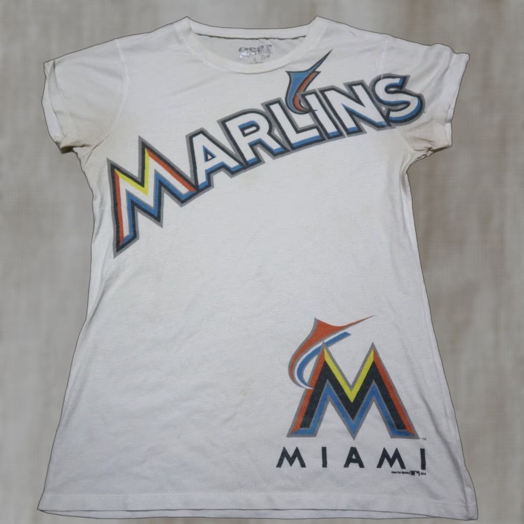 Vintage VINTAGE Miami Marlins Women’s T-Shirt Adult Medium White Baseball Logo Short Sleeve Sports Size M / US 6-8 / IT 42-44 - 1 Thumbnail