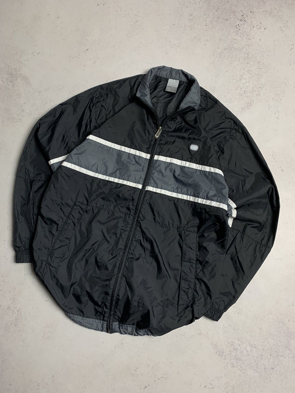 Nike × Vintage Vintage Nike Nylon Swoosh Olympic Black Track Jacket L Size US L / EU 52-54 / 3 - 2 Thumbnail