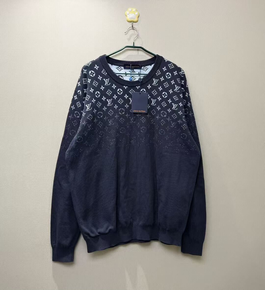 Louis Vuitton Louis Vuitton Gradient Logo Sweater Size US XL / EU 56 / 4 - 1 Thumbnail