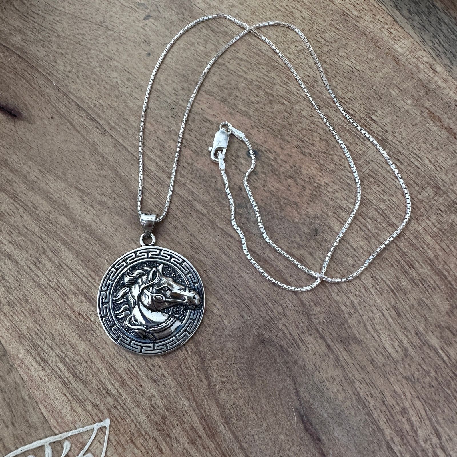 The Unbranded Brand Sterling Silver Horse Medallion Necklace Size ONE SIZE - 2 Thumbnail