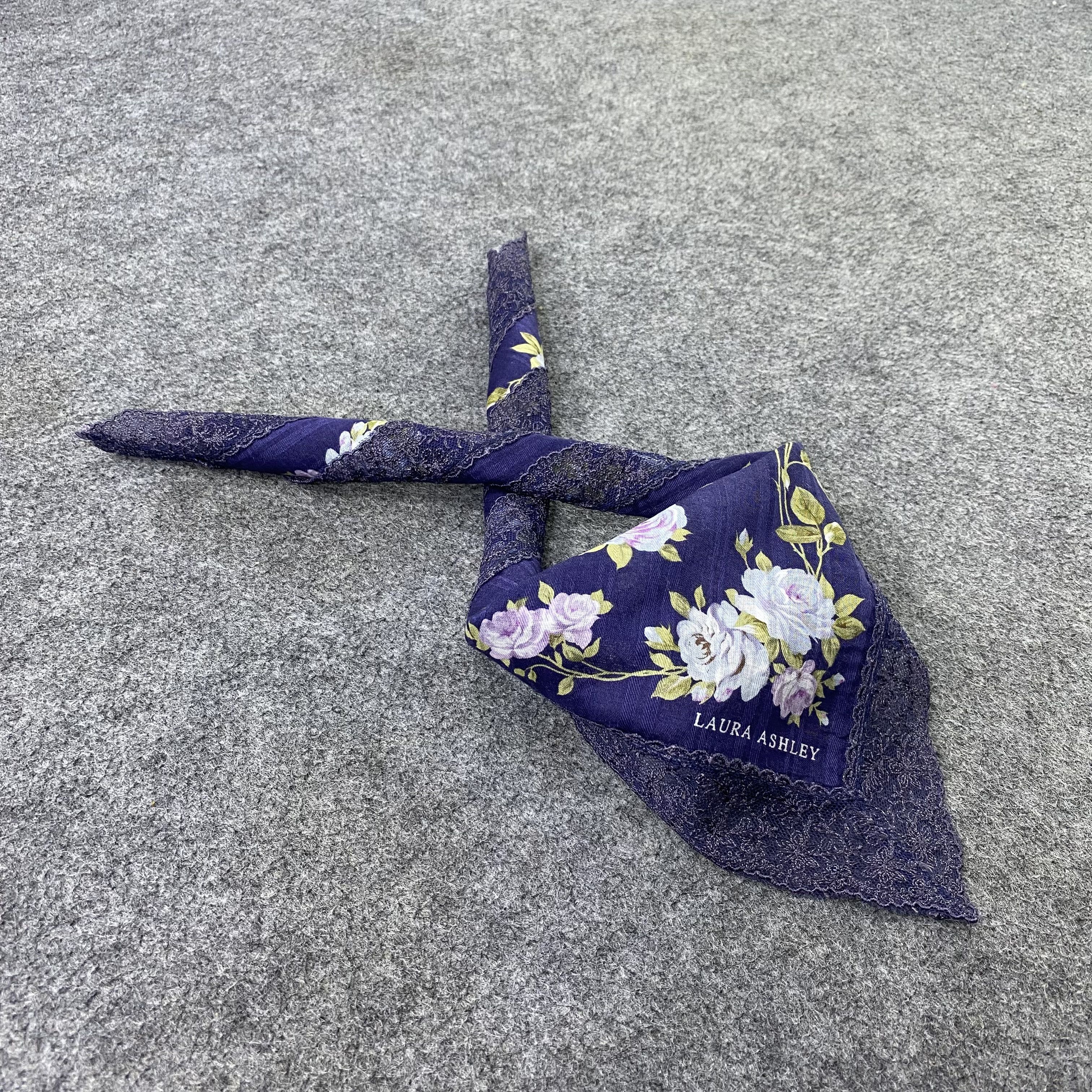 Laura Ashley Laura Ashley Handkerchief Neckerchief Bandana-B1992 Size ONE SIZE - 1 Thumbnail