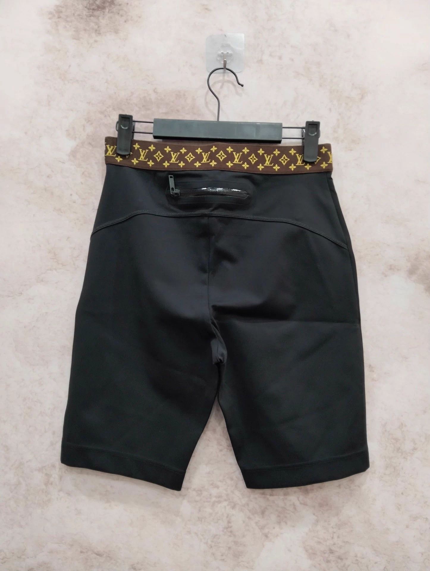 Louis Vuitton LV Cycling Shorts 38 Size US 38 / EU 54 - 2 Thumbnail