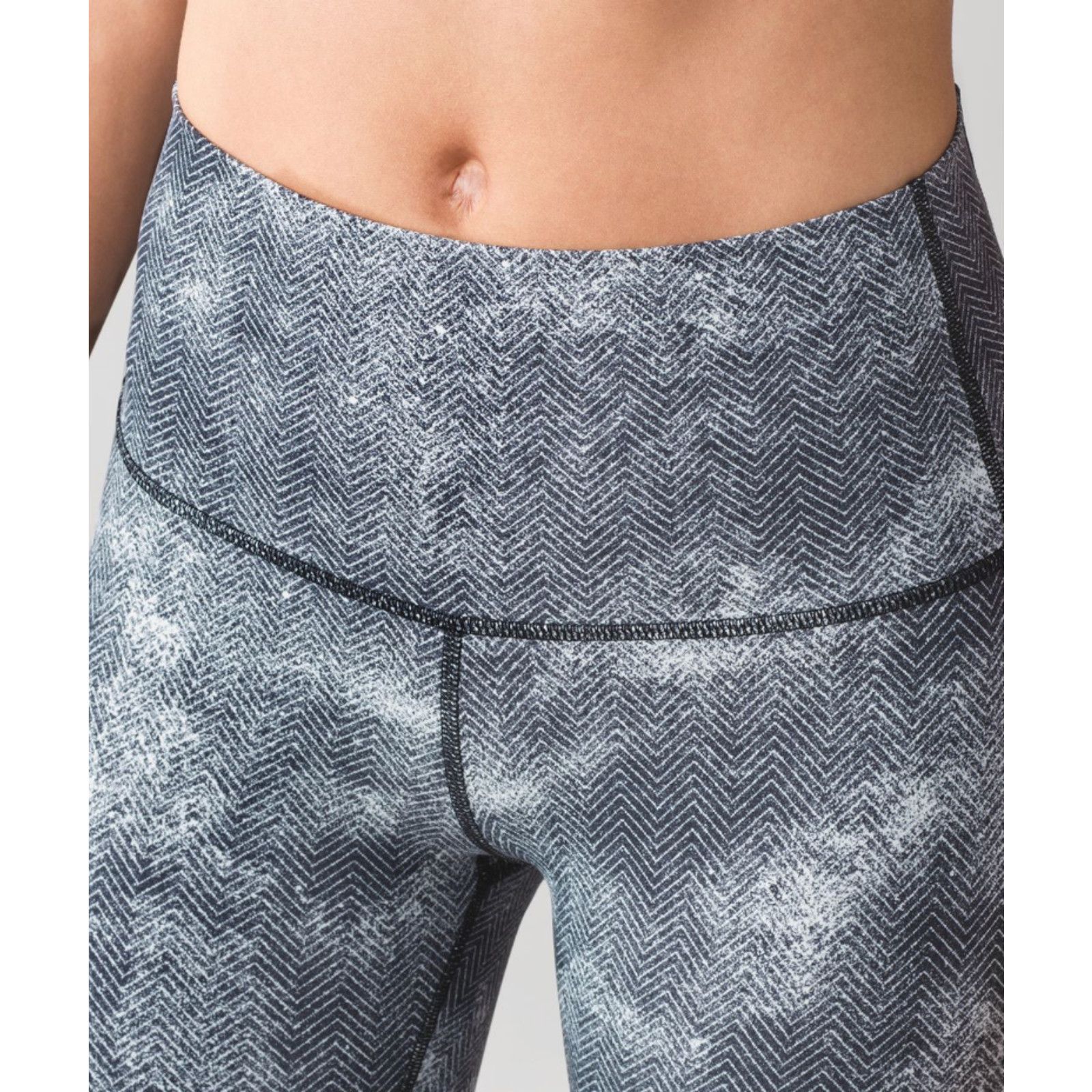 Lululemon Lululemon Essential Rhythm Crop Leggings Sz 4 Diffusion Lux Size 27" / US 4 / IT 40 - 7 Thumbnail