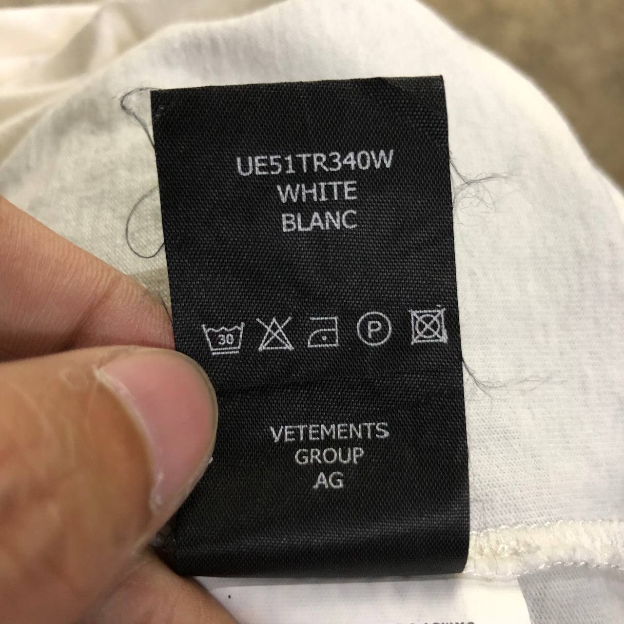 Vetements Vetements “Friends” Parody Tee Size US L / EU 52-54 / 3 - 8 Thumbnail