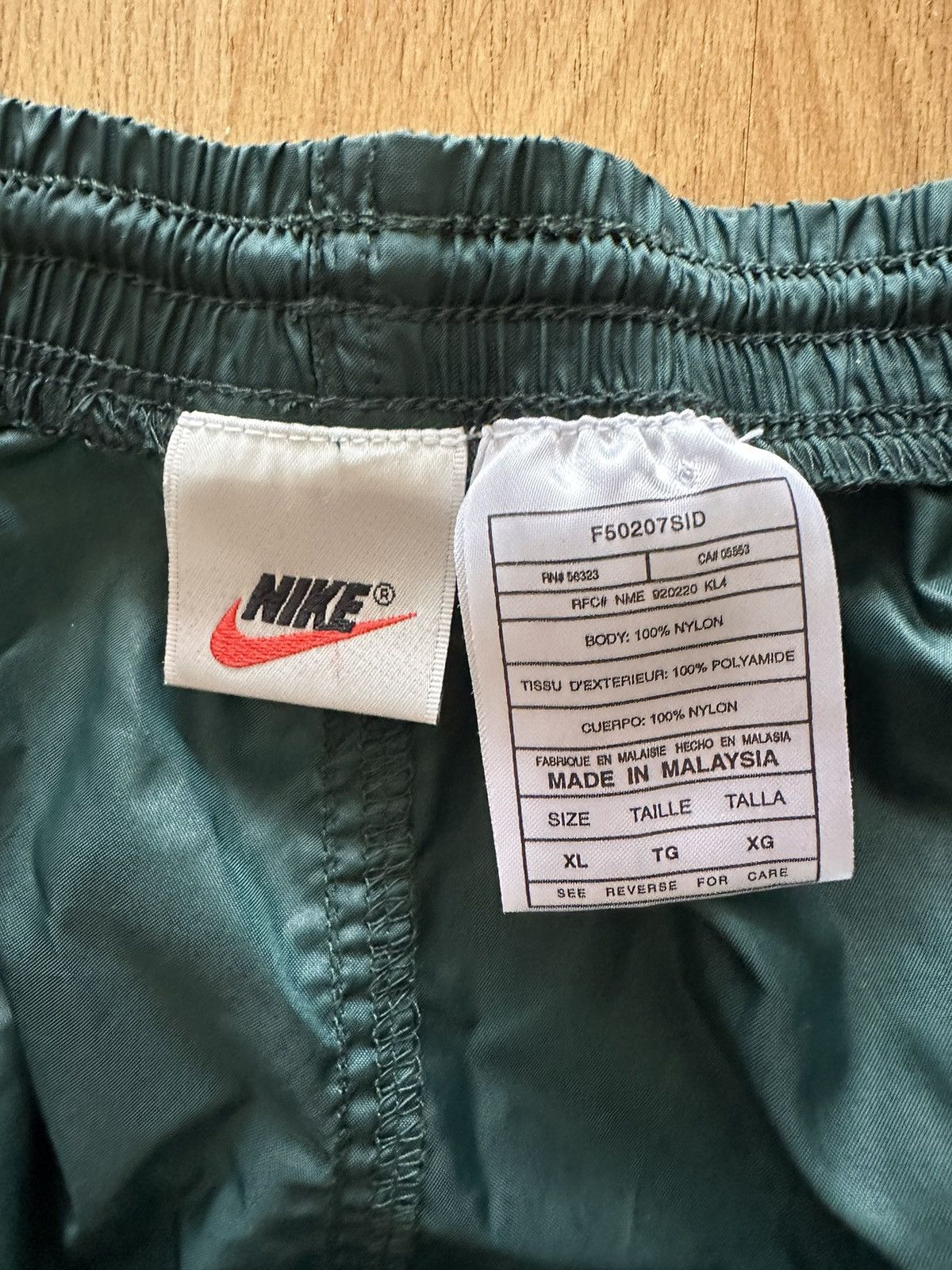Nike × Vintage Vintage 90s Nike Nylon Jogger Windbreaker Baggy Pants Size US 36 / EU 52 - 6 Thumbnail