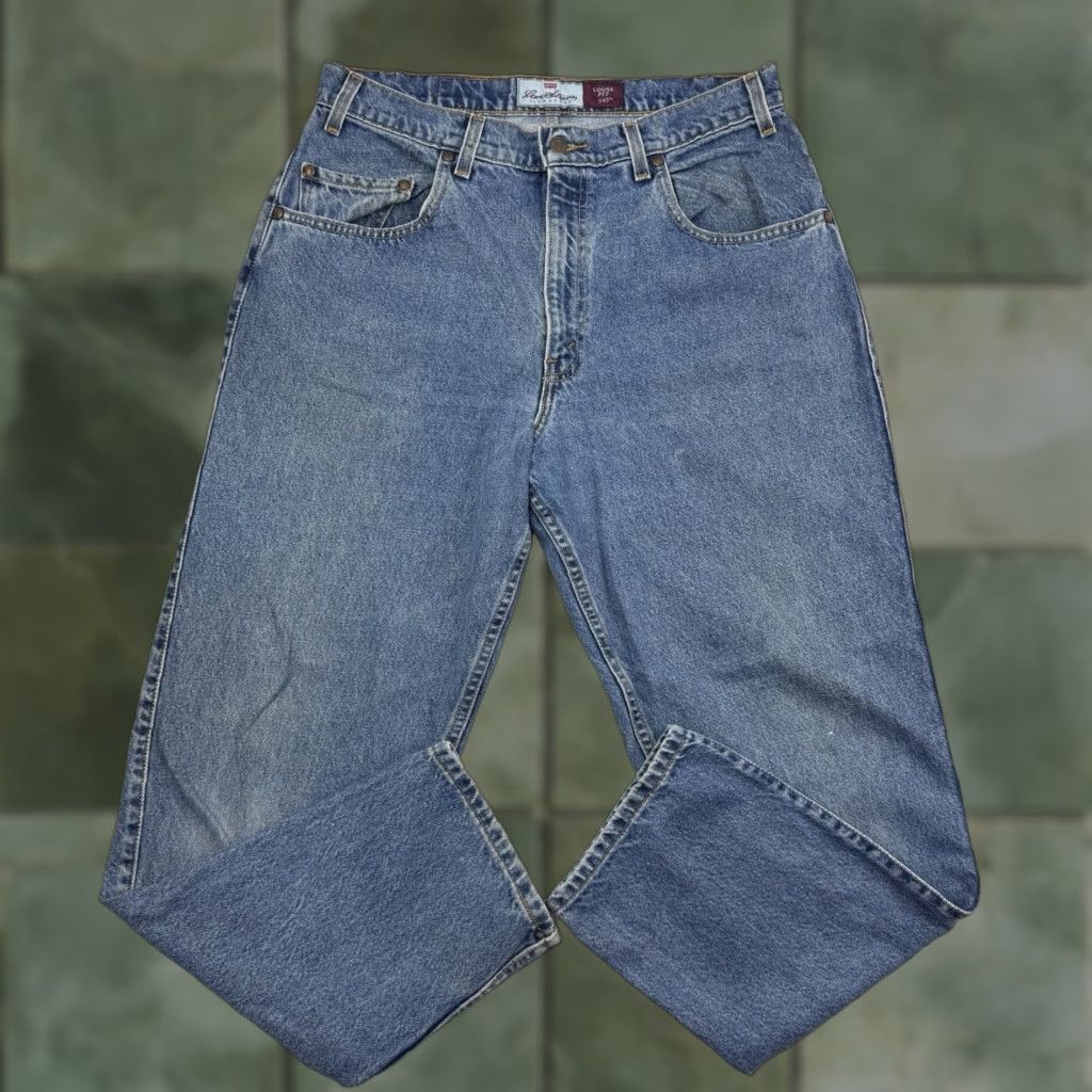 Levi's VINTAGE Levi's 545 Jeans Men 32x30 Brown Tab Levi's Signature Y2K Blue 30 Inseam Straight Regular Zip - Adult Mens Size US 32 / EU 48 - 1 Thumbnail