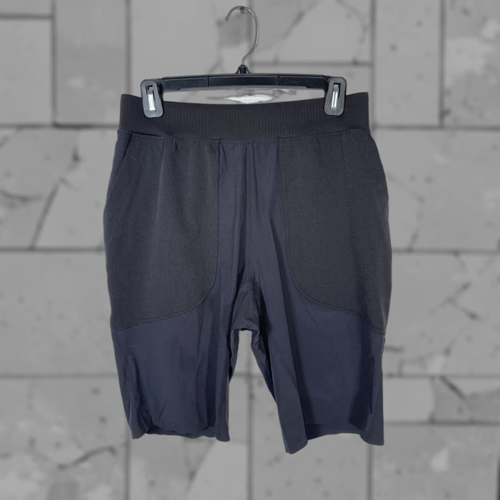Lululemon Lululemon Athletic Shorts Mens S Black Activewear Regular Fit Short ~ Black S Mens Lululemon Athletic Shorts Size US 29 - 1 Thumbnail