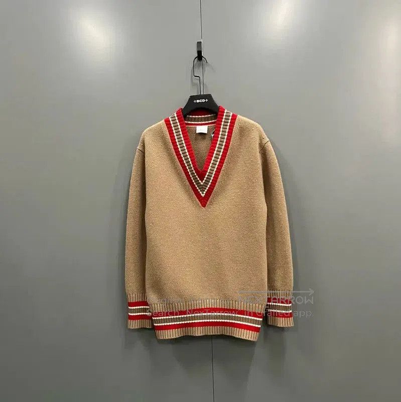 Burberry Burberry Spring Autumn Khaki Wool Sweater. Size S / US 4 / IT 40 - 1 Thumbnail