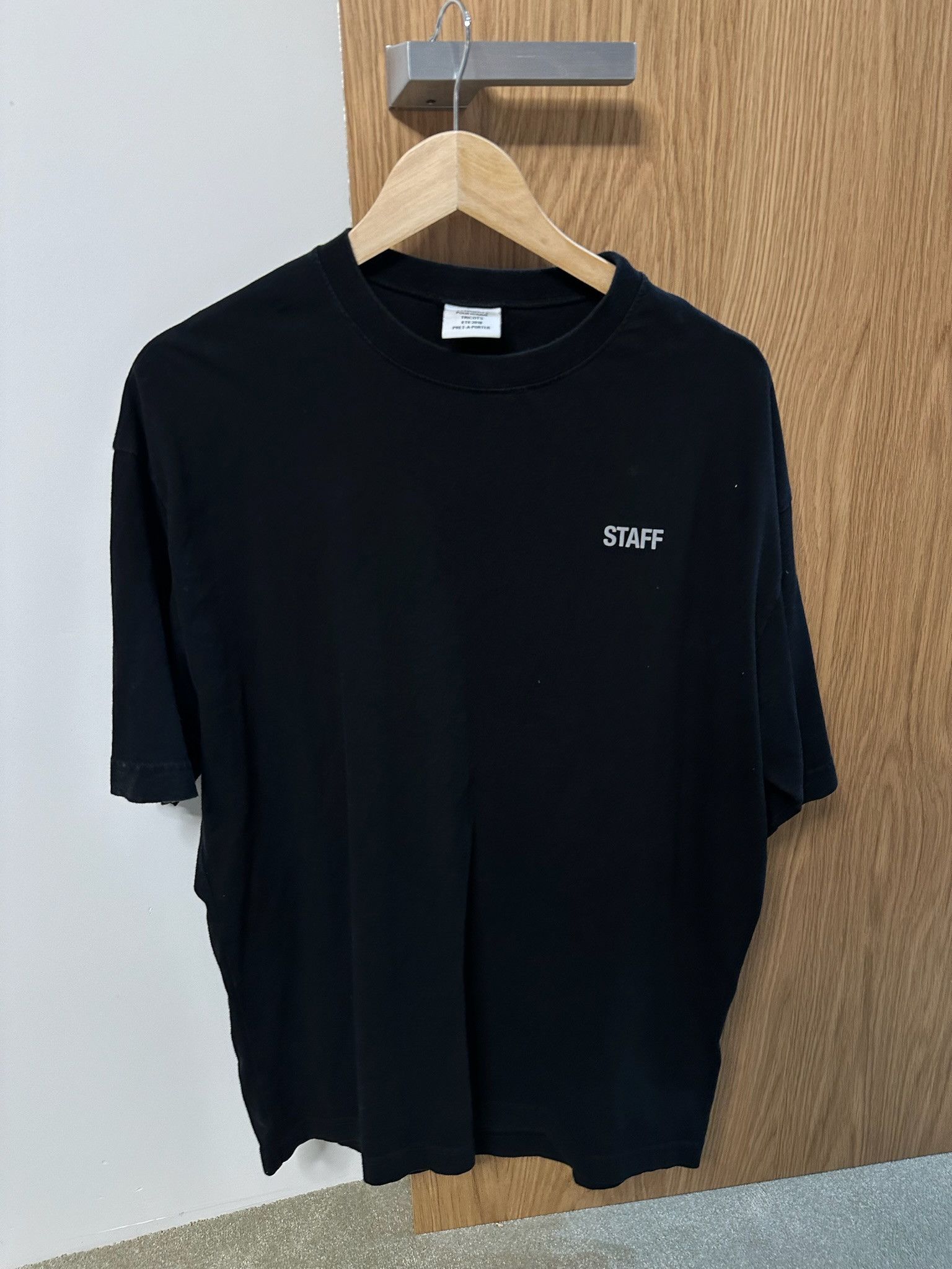 Vetements Vetements security staff T-Shirt | Grailed