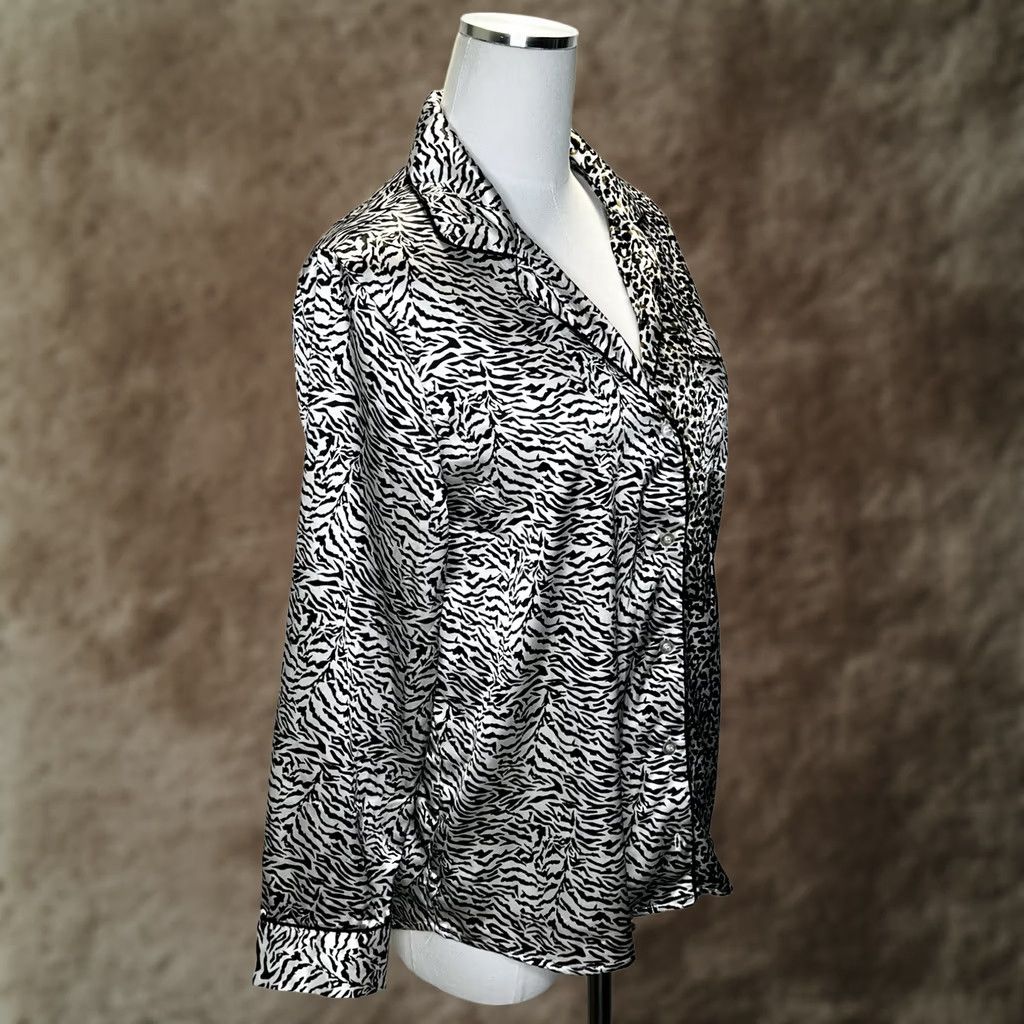 BB Dakota BB Dakota Pajama Top Small Satin Button Up Long Sleeve Animal Print Leopard Zebra Women’s Satin Pajama Top Size S / US 4 / IT 40 - 1 Thumbnail