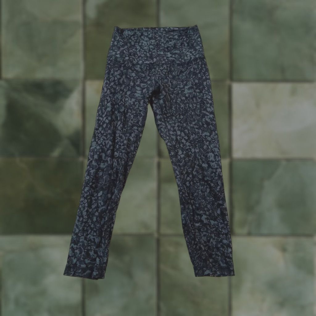 Lululemon Lululemon Leggings Womens Size 4 Black Geometric Print Cropped Stretch Size 27" / US 4 / IT 40 - 1 Thumbnail