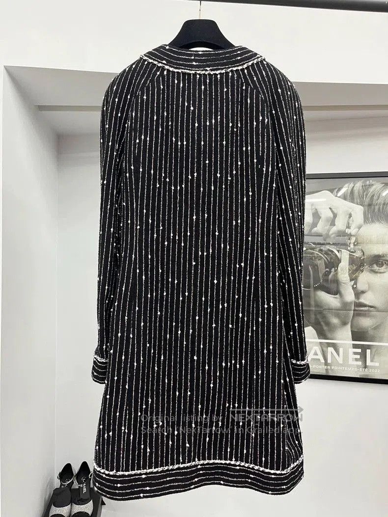 Chanel Chanel 23P Black Long Coat. Size US M / EU 48-50 / 2 - 3 Thumbnail