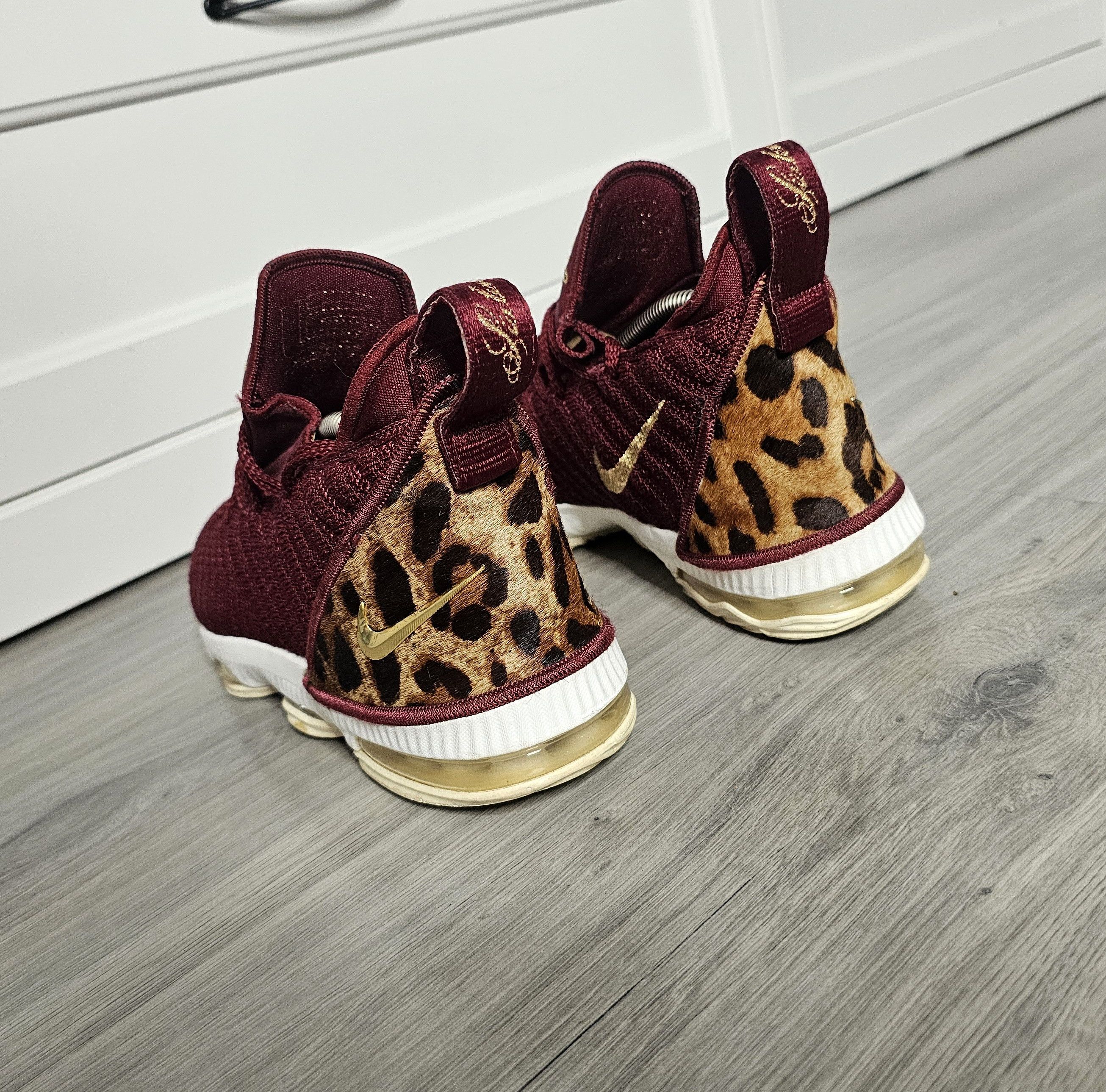 NBA × Nike Nike LN4 Lebron James NBA shoes season 2018-2019 size 38.5 Size US 5.5 / EU 38 - 5 Thumbnail