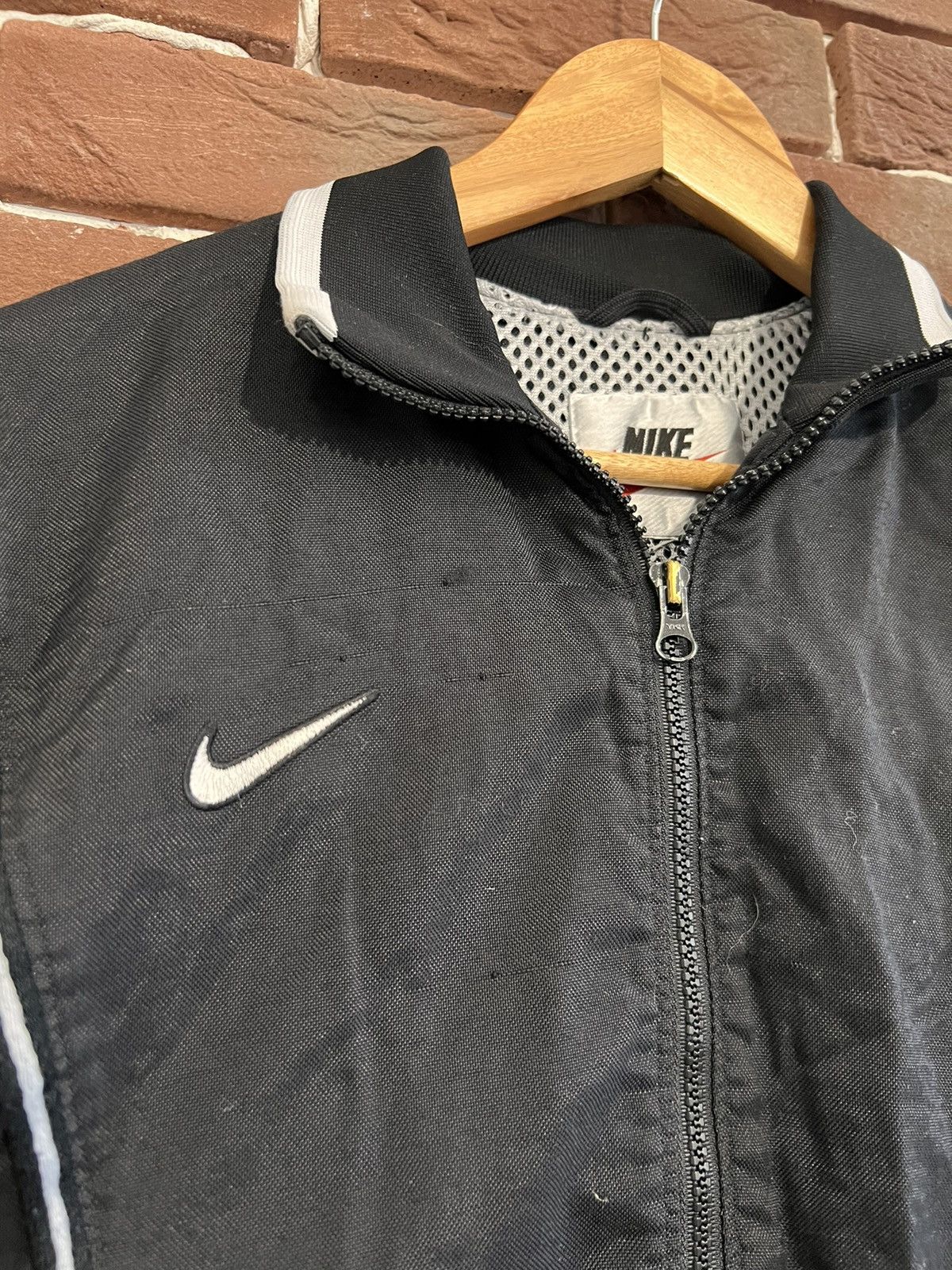 Nike Vintage 90s Nike Big Logo Windbreaker Jacket m Hype Street Size US M / EU 48-50 / 2 - 3 Thumbnail