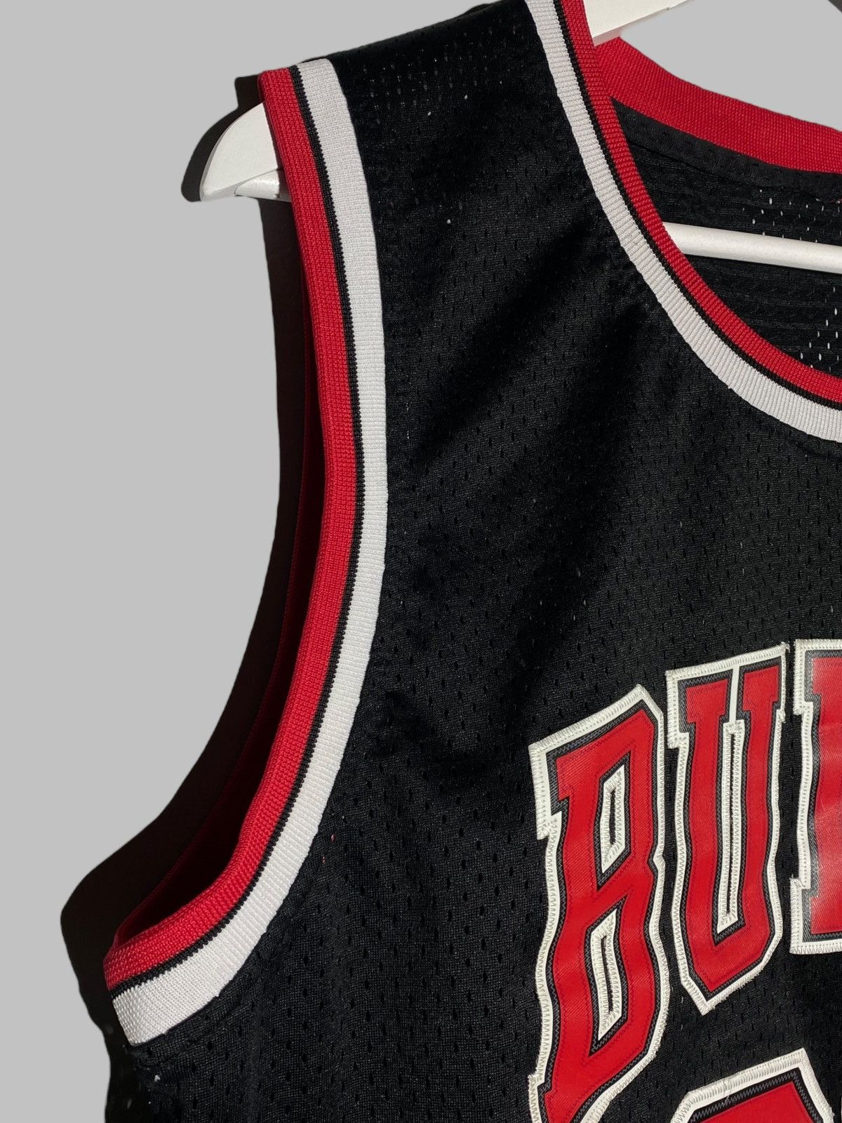 NBA × Nike × Vintage 🔥 VINTAGE 90s CHICAGO BULLS 23 JORDAN NBA BASKETBALL JERSEY🔥 Size US M / EU 48-50 / 2 - 11 Thumbnail