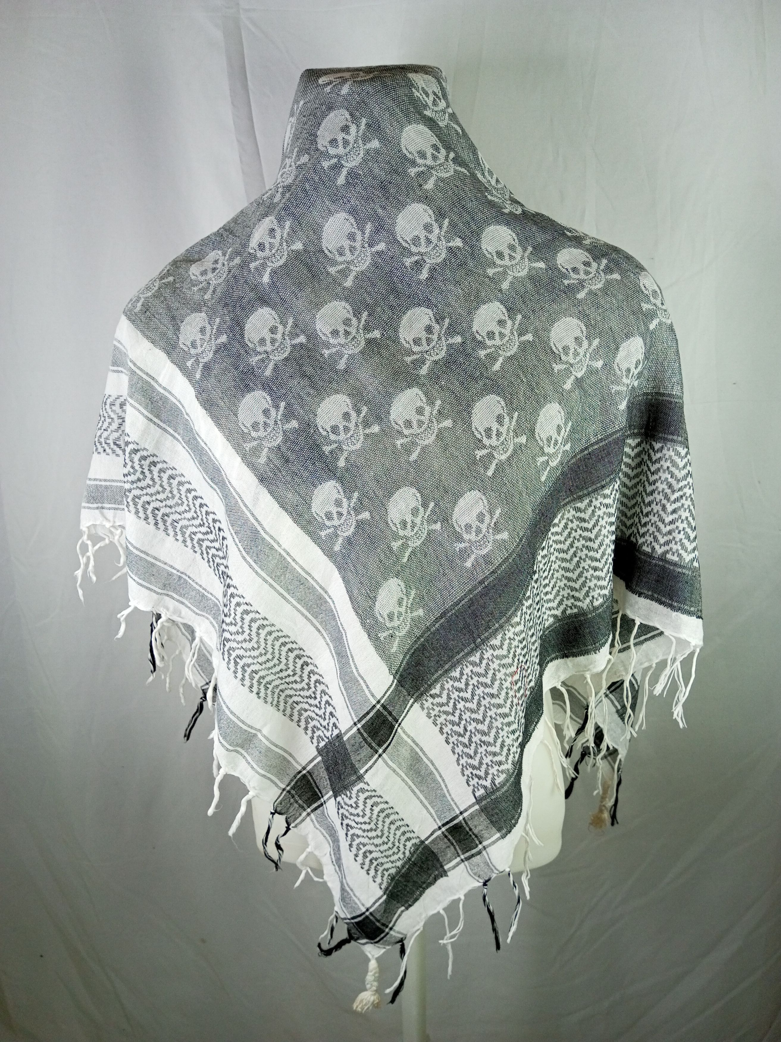Japanese Brand Skulls scarf Inspired by Alexander Mcqueen Size ONE SIZE - 5 Thumbnail