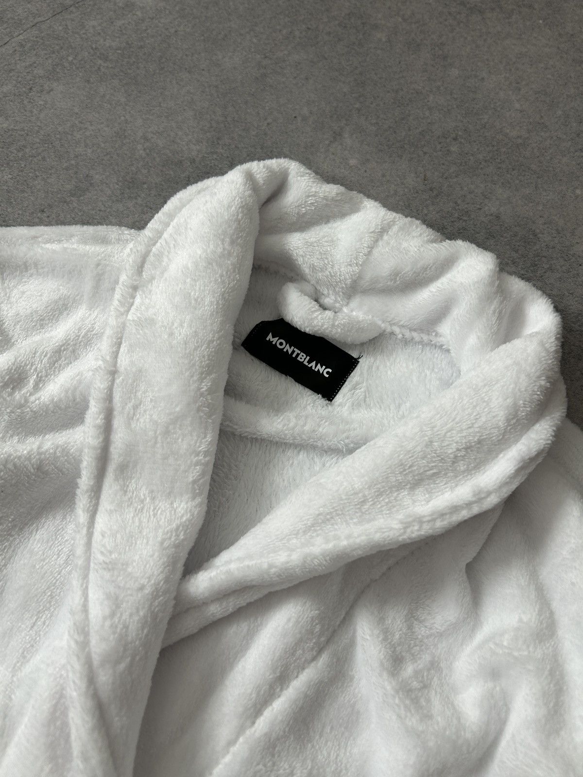 Montblanc Montblanc Bathrobe mens white luxury size M Size US M / EU 48-50 / 2 - 2 Thumbnail