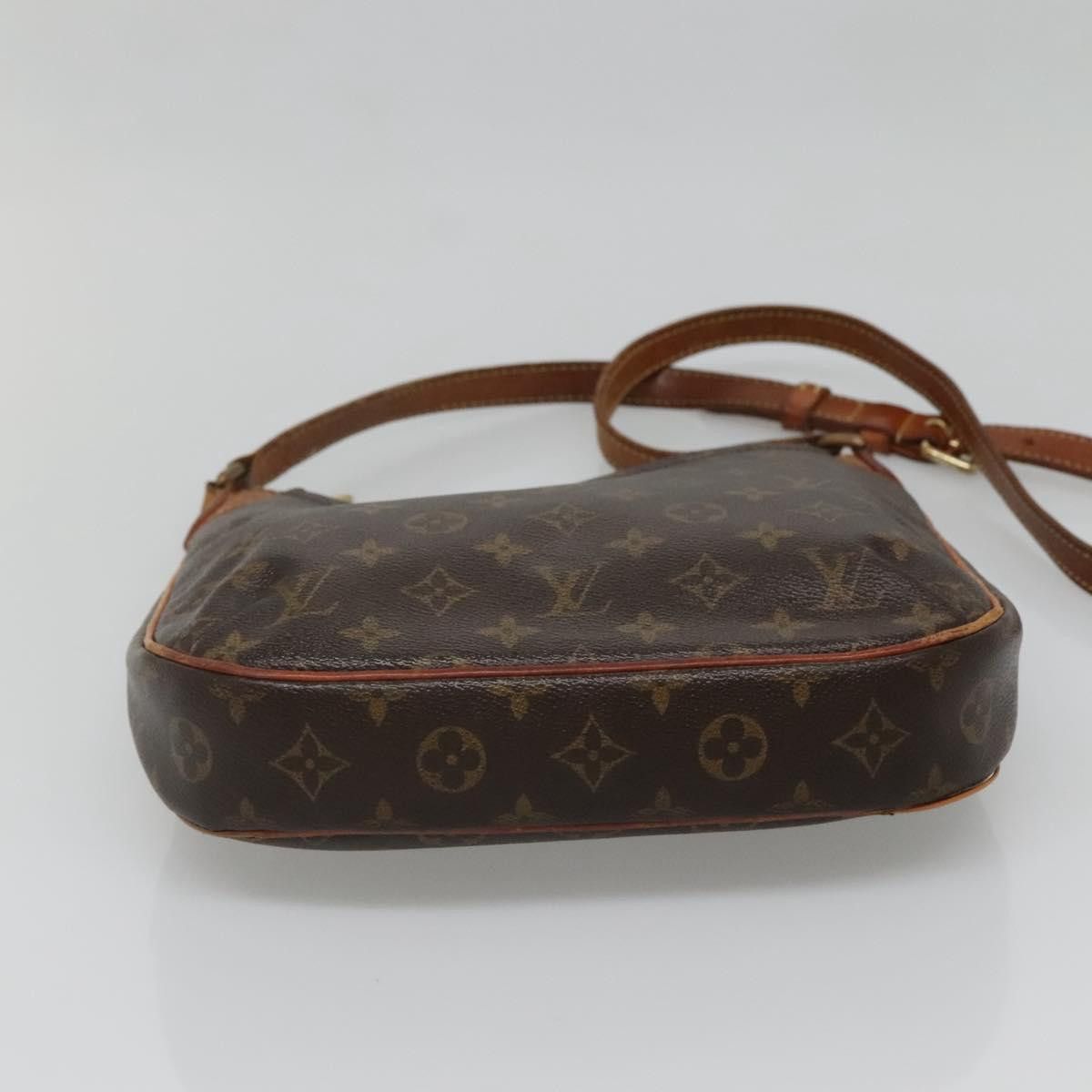 Louis Vuitton LOUIS VUITTON Monogram Odeon PM Shoulder Bag M56390 Size ONE SIZE - 9 Thumbnail