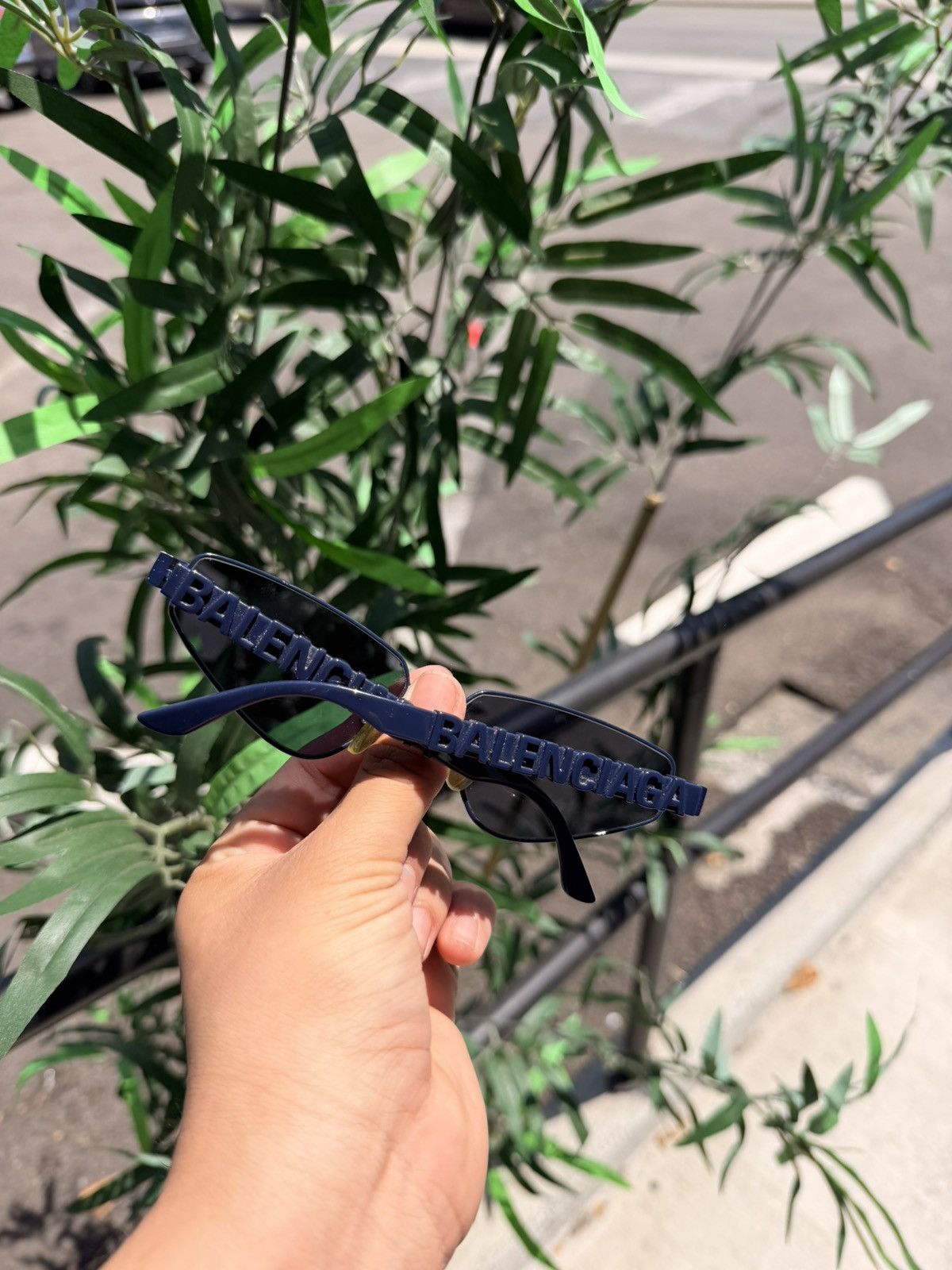 Balenciaga BALENCIAGA Logo Sunglasses - Navy - PreOwned - Size ONE SIZE - 1 Thumbnail