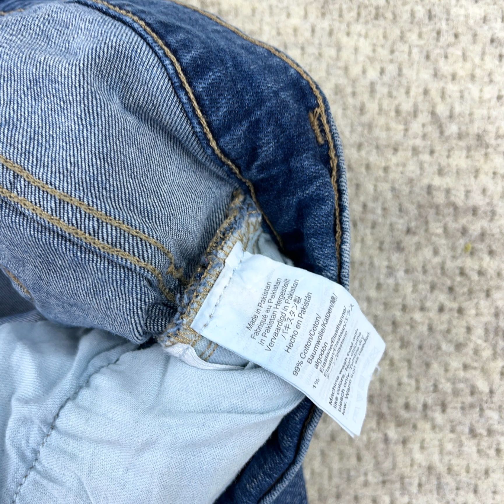 J.Crew J. Crew Mercantile Shorts Men 33 Bermuda Denim 11 Inseam Blue Pockets Belt Loops Zip Front Regular Mid Rise Casual Size US 33 - 6 Thumbnail