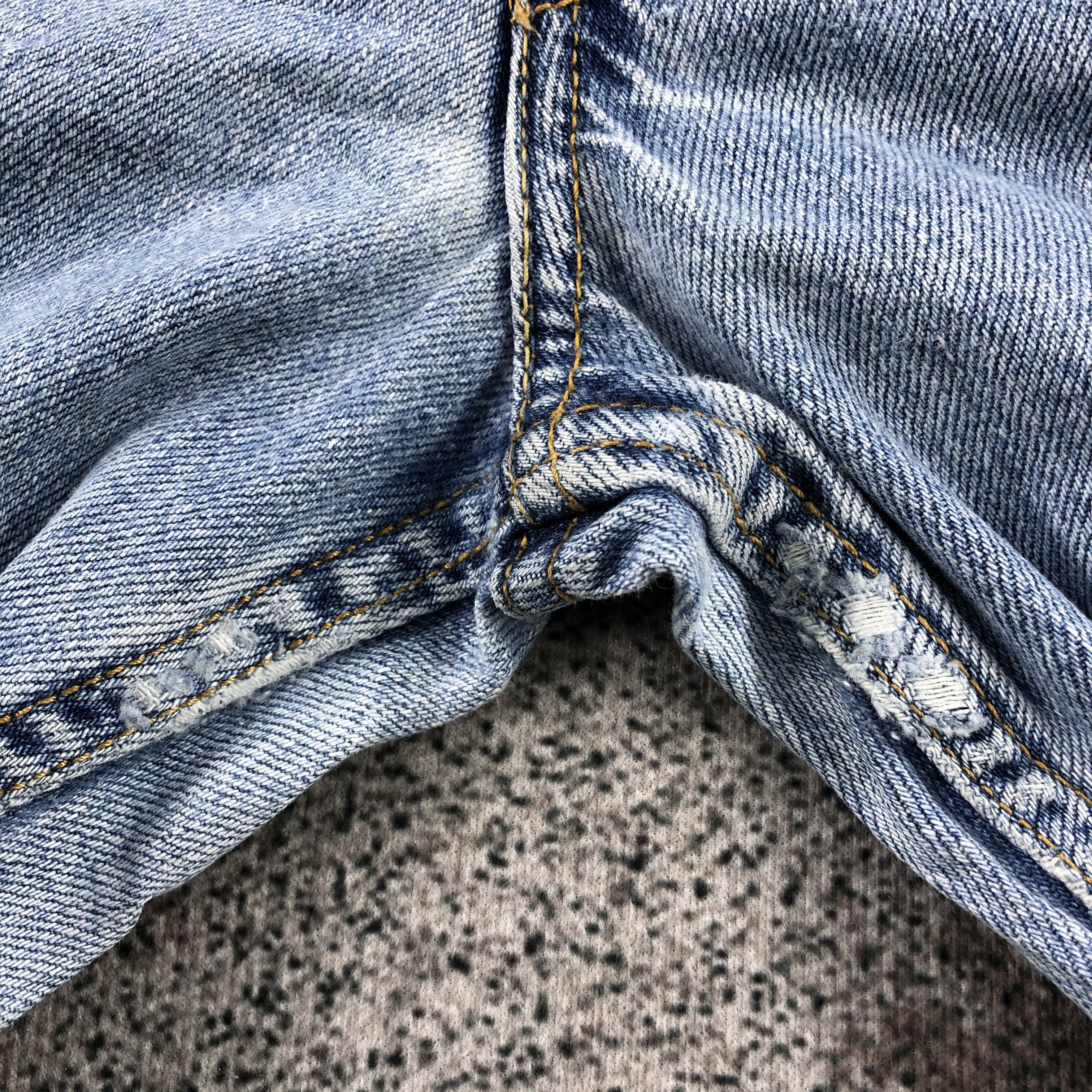 Levi's Vintage Levis 550 Jeans Faded Blue Denim KJ847 Size 33" - 9 Thumbnail