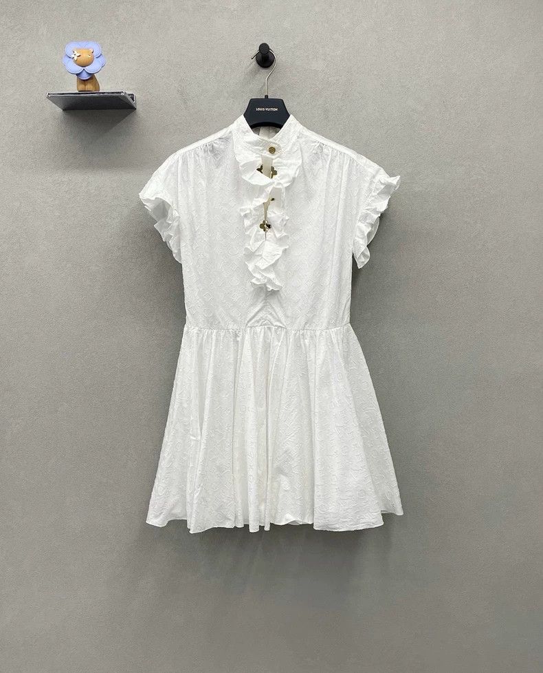 Louis Vuitton Cute White Dress with Ruffles and Buttons - dmc Size US 36 / EU 52 - 1 Thumbnail
