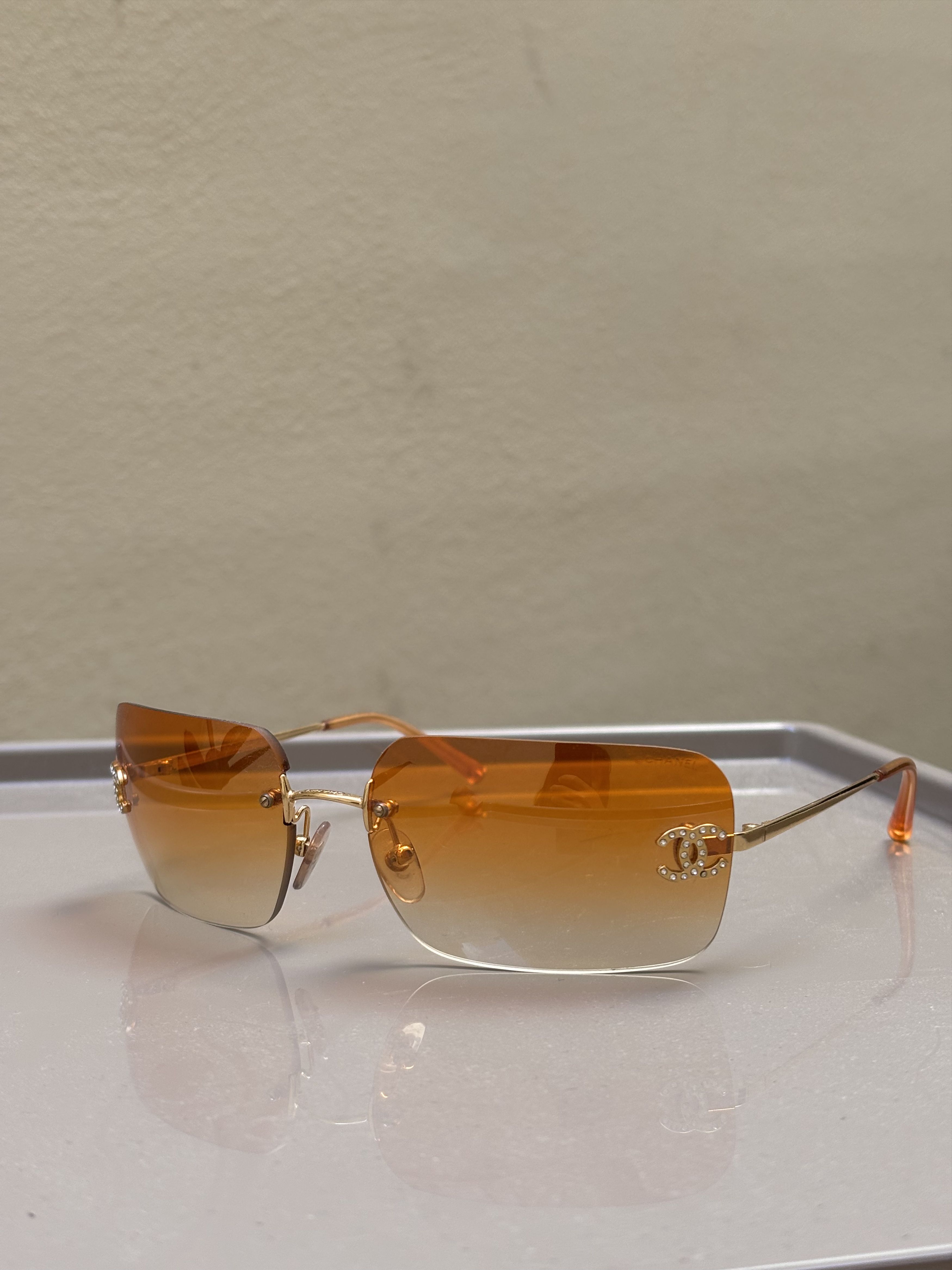 Chanel Chanel Sunglasses 4017-D Rhinestone Logo Rimless Vintage Size ONE SIZE - 1 Thumbnail