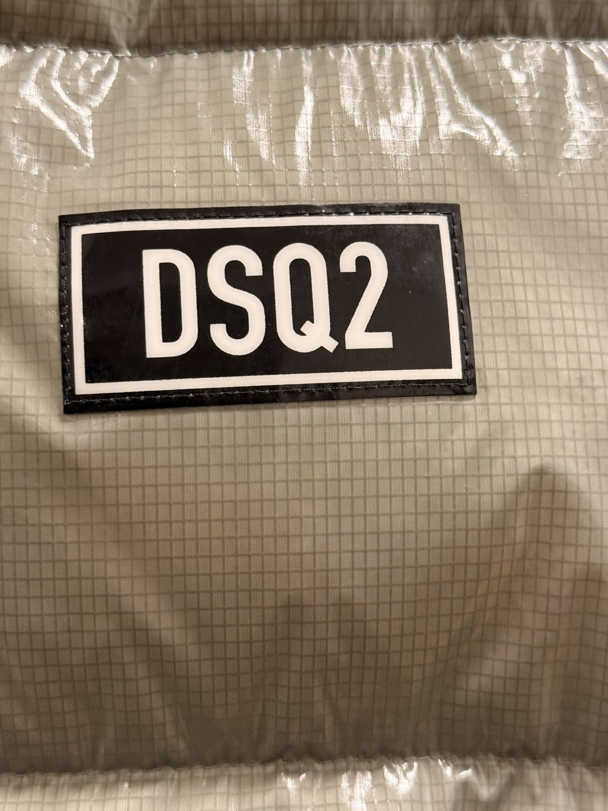 Dsquared2 Men’s Dsquared2 Shiny Hooded Puffer Jacket Medium Brand New Size US S / EU 44-46 / 1 - 8 Thumbnail