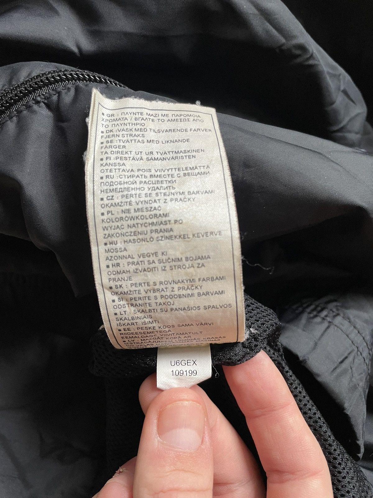Nike × Vintage Vintage 2000s Nike Jacket Mens Windbreaker Swoosh Logo Black Size US M / EU 48-50 / 2 - 11 Thumbnail