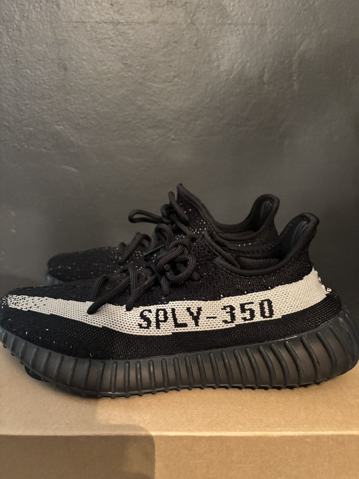 Yeezy Yeezy Boost 350 V2 'Oreo' Size US 7.5 / EU 40-41 - 3 Thumbnail