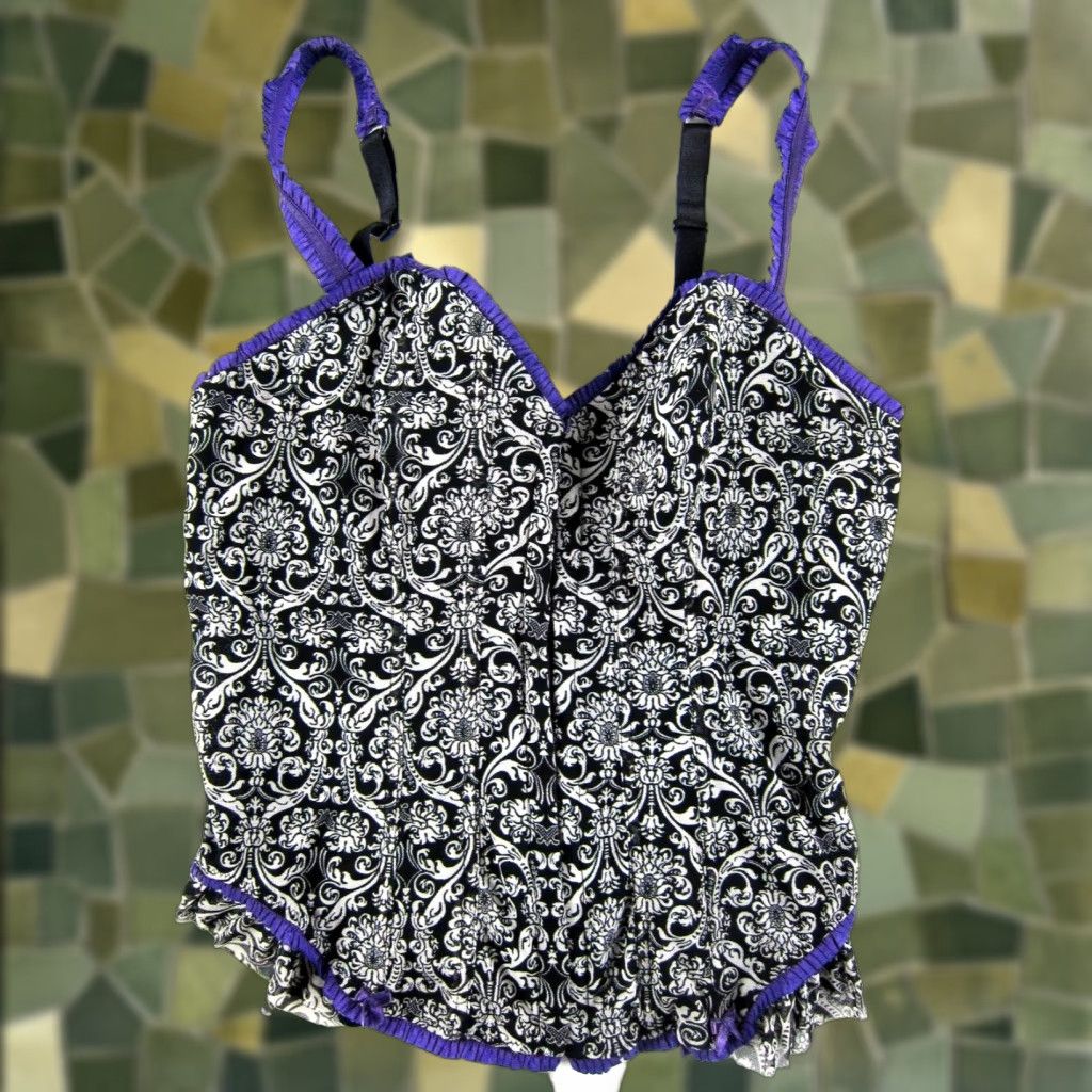 Vintage VINTAGE Cacique Purple Black Sexy Lace Floral Lace Up Corset Bustier Top 14/16 Size XL / US 12-14 / IT 48-50 - 1 Thumbnail