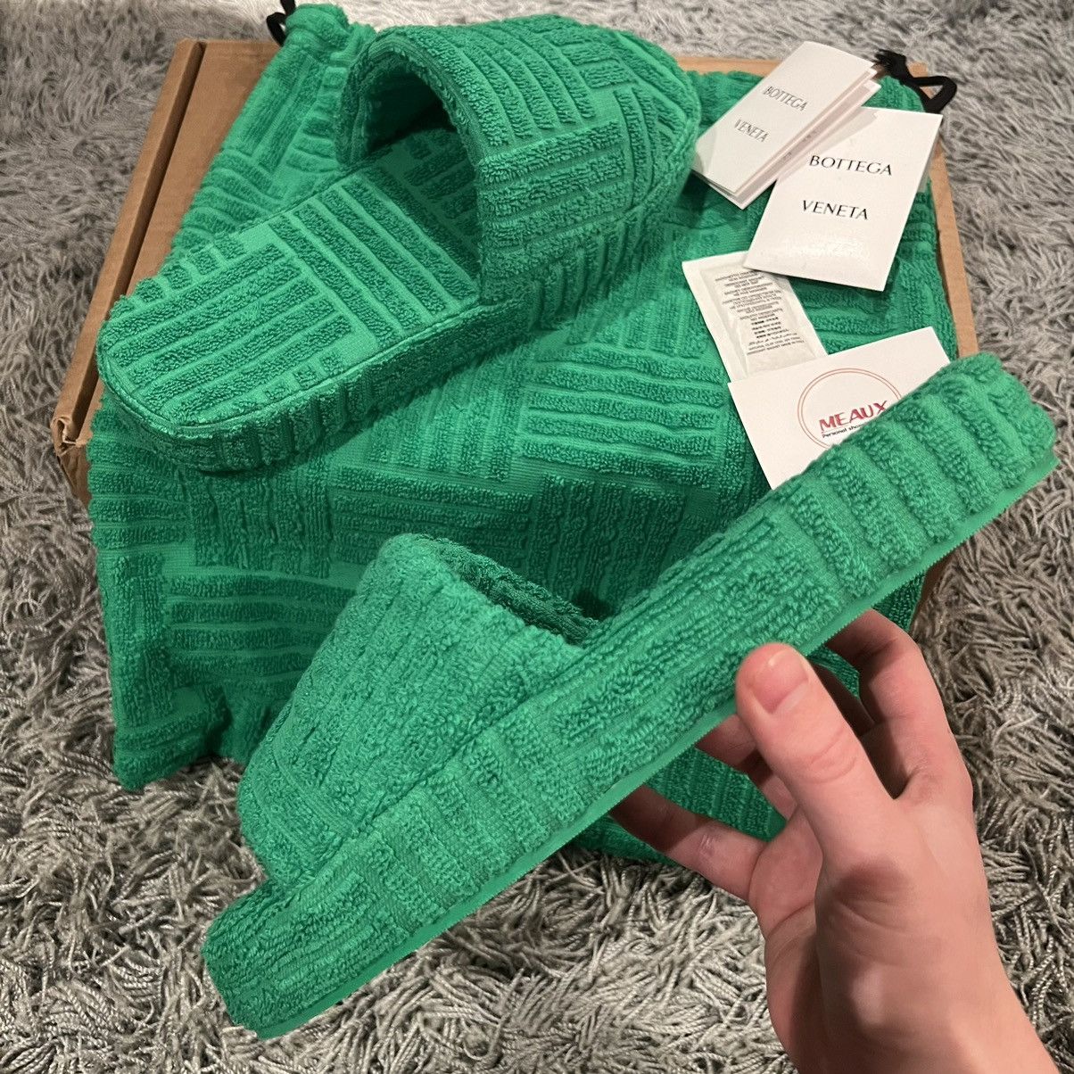 Bottega Veneta Bottega Veneta sponge slides green size 41 brand new logo Size US 8 / EU 41 - 1 Thumbnail