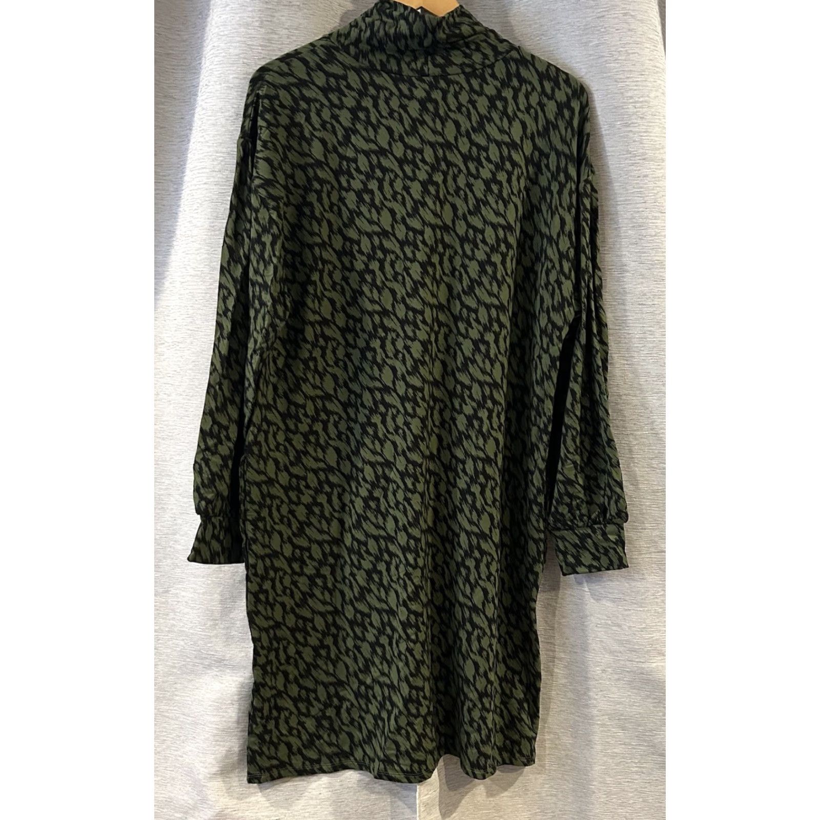 Vintage Garnet Hill Zen Comfort Knit Turtleneck Dress Forest Texture Green Size M Kleid? Size M / US 6-8 / IT 42-44 - 3 Thumbnail