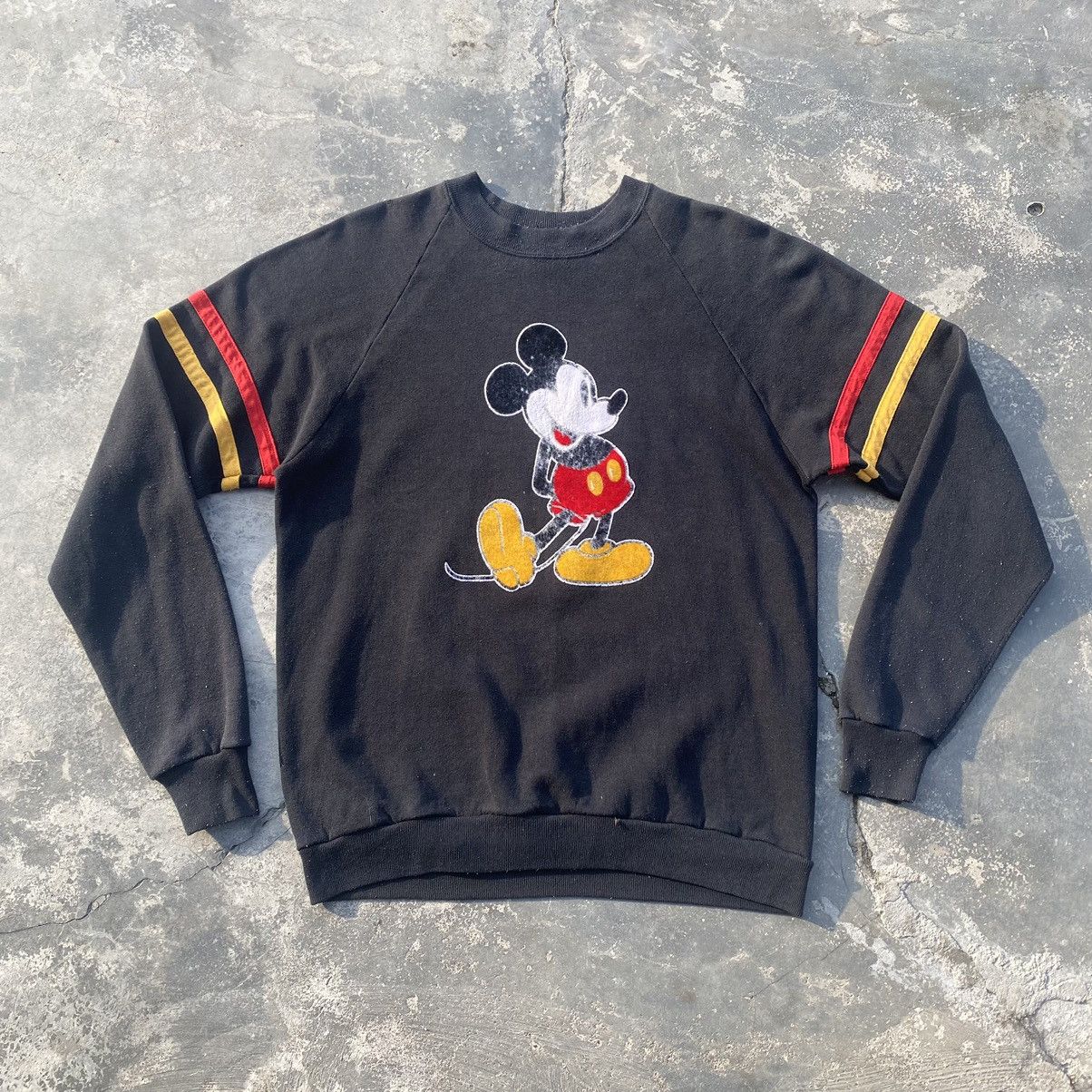 Disney × Vintage 80s Mickey Mouse sweatshirt SB002 Size US L / EU 52-54 / 3 - 1 Thumbnail