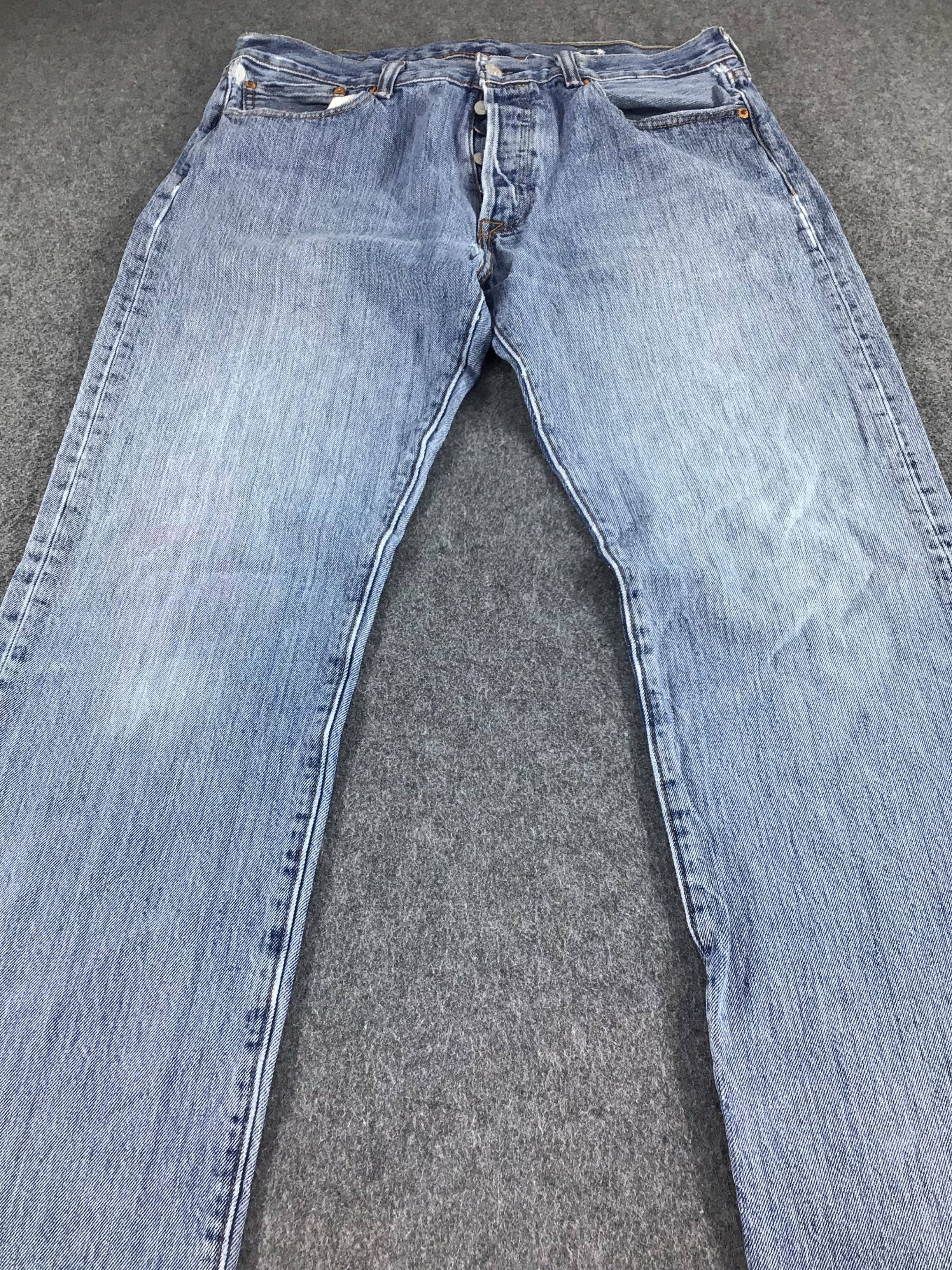Levi's Vintage Levis 501 Jeans Faded Blue Denim -J382 Size US 34 / EU 50 - 3 Thumbnail