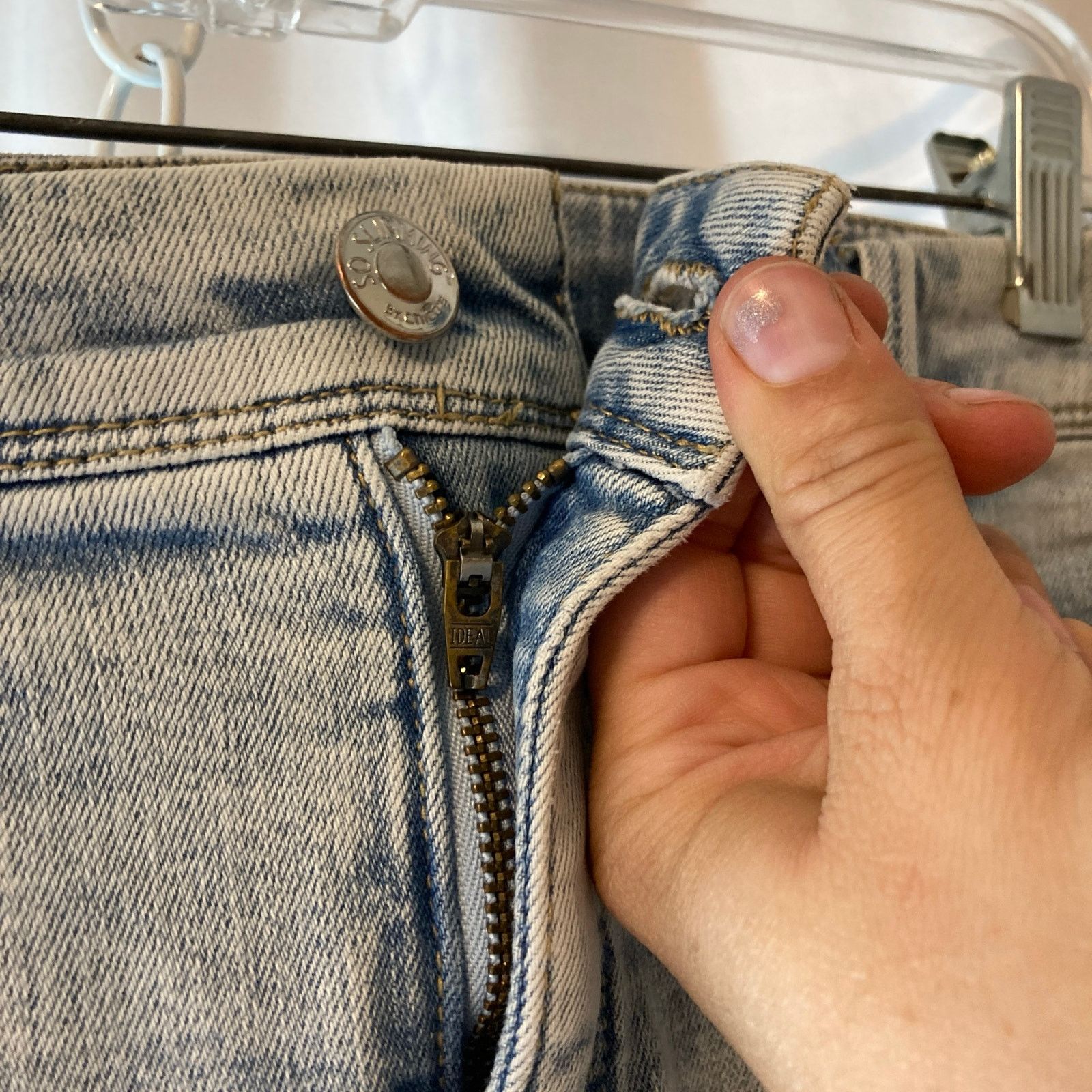 Chicos Chico’s So Slimming Crop Slim Straight Mid Rise Pants Jeans Size 27" / US 4 / IT 40 - 4 Thumbnail