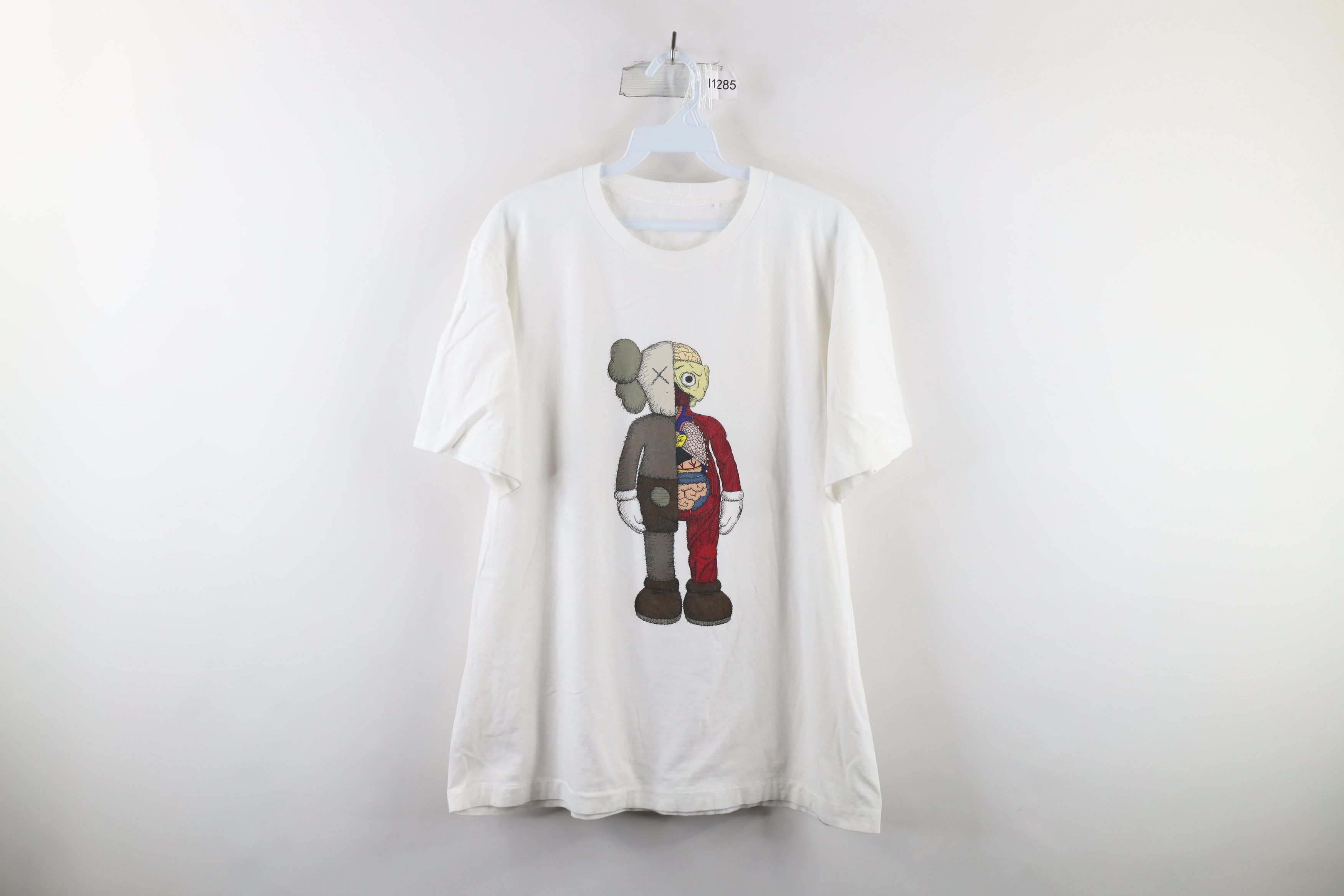 UNIQLO. Camiseta negra \, image size:3500x2333