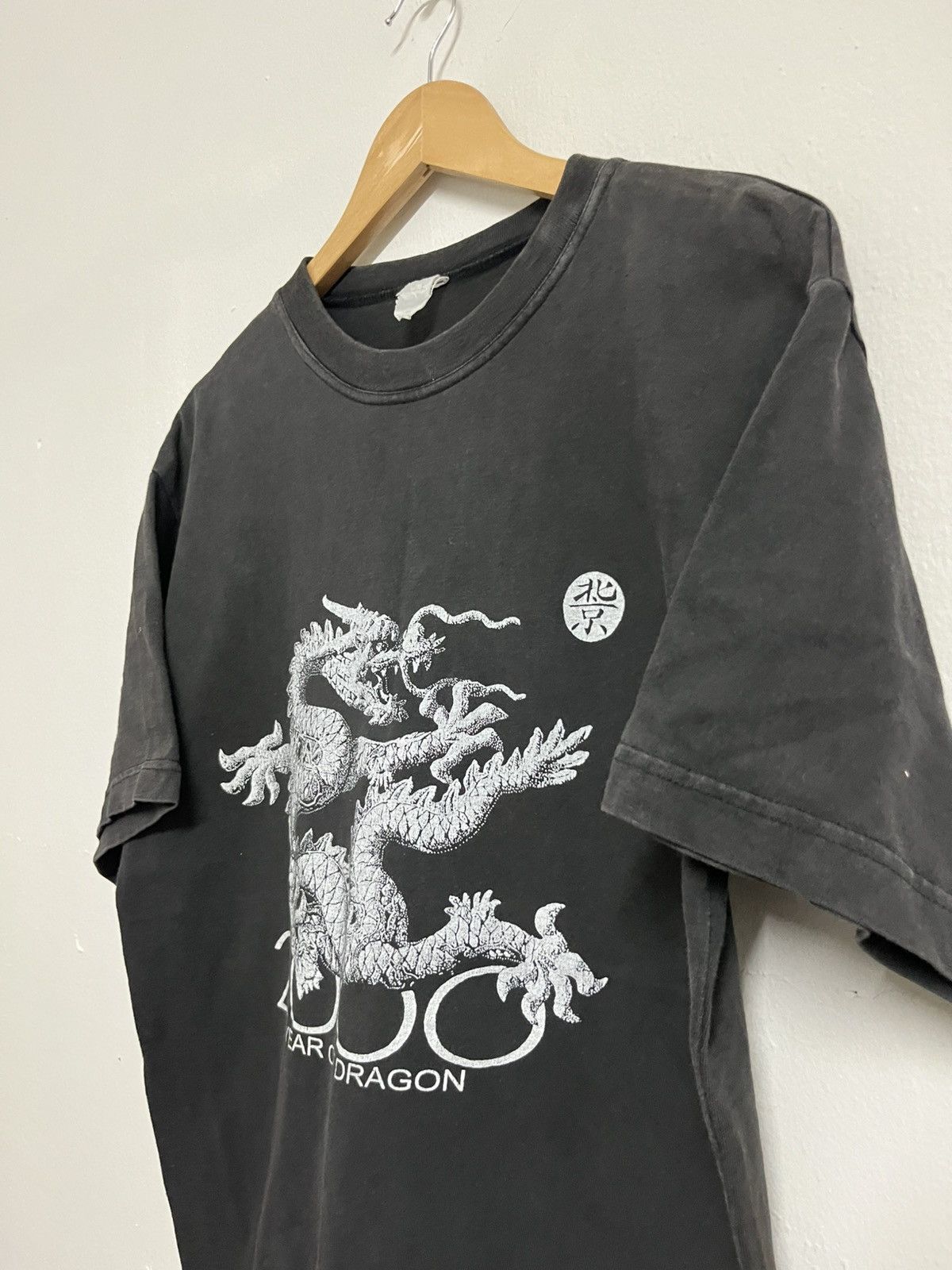 Real Japan Blues 💥Sunfaded Japanese 2000 Year Of The Dragon Vintage Tee Size US M / EU 48-50 / 2 - 4 Thumbnail