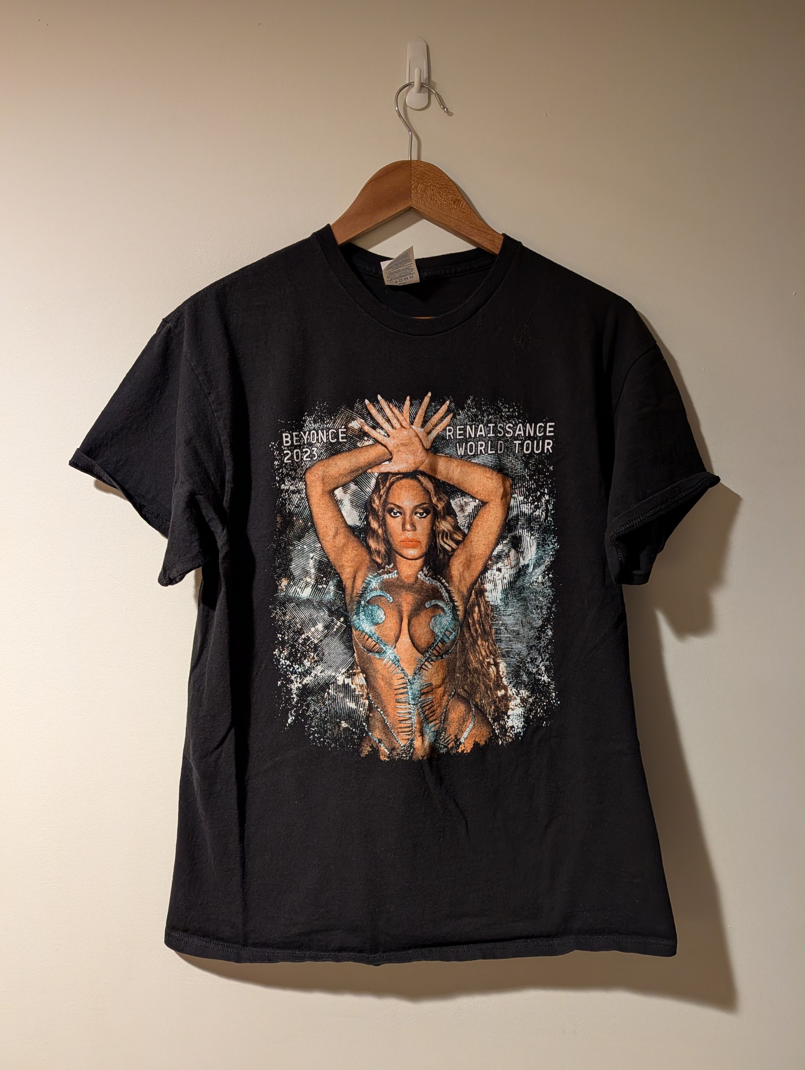 Band Tees Beyoncé Renaissance World Tour 2023 Parking Bootleg T-Shirt Size US L / EU 52-54 / 3 - 3 Thumbnail
