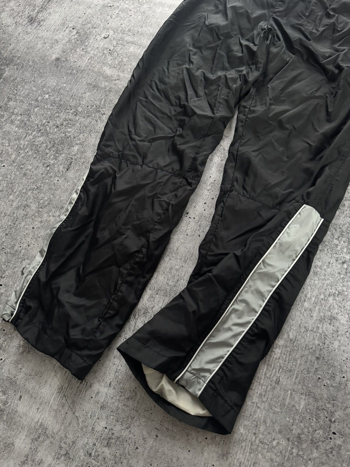 Nike Nike Vintage Nylon Pants Joggers Y2K Drill Streetwear Size M Size US 32 / EU 48 - 3 Thumbnail