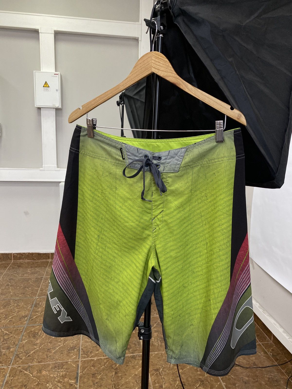 Oakley 🇺🇸 Vintage Oakley Surf Big logo Shorts Retro Rare Hype Y2K Size US 32 / EU 48 - 1 Thumbnail