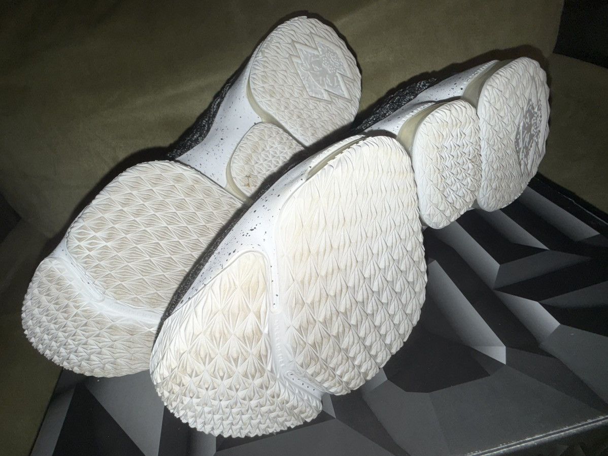 Nike Nike LeBron XV “Ashes” LeBron James 15, OG Box, VNDS, size13 Size US 13 / EU 46 - 24 Thumbnail